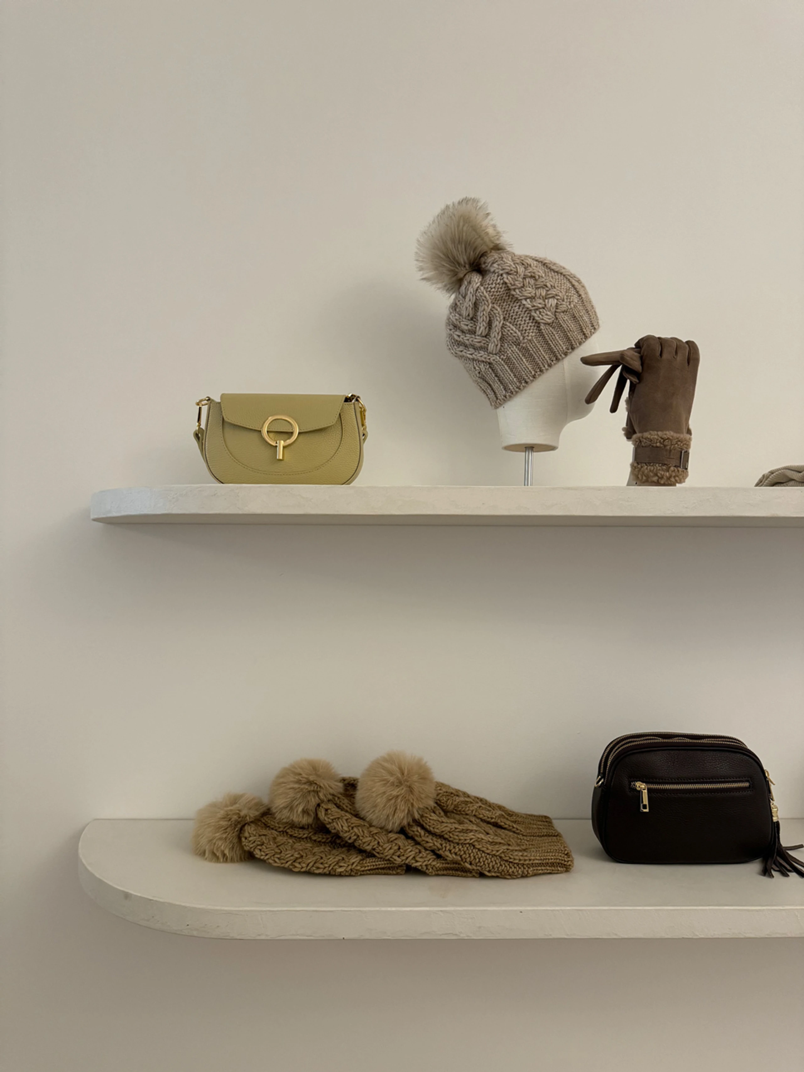 © Intrend Blurred image background