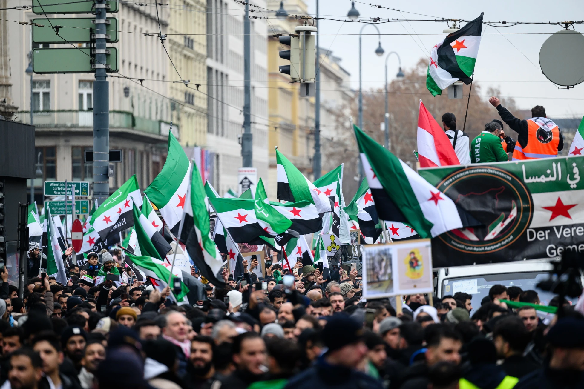 Syrien: Was der Sturz Assads für Syrer in Österreich bedeutet