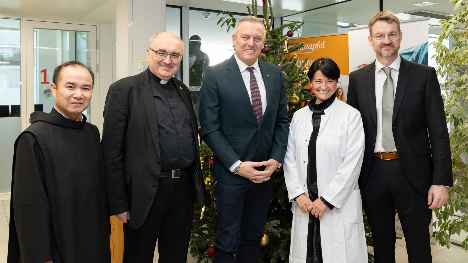 Graz: Bischof Wilhelm und Landeshauptmann Kunasek zu Besuch bei den Barmherzigen Brüdern