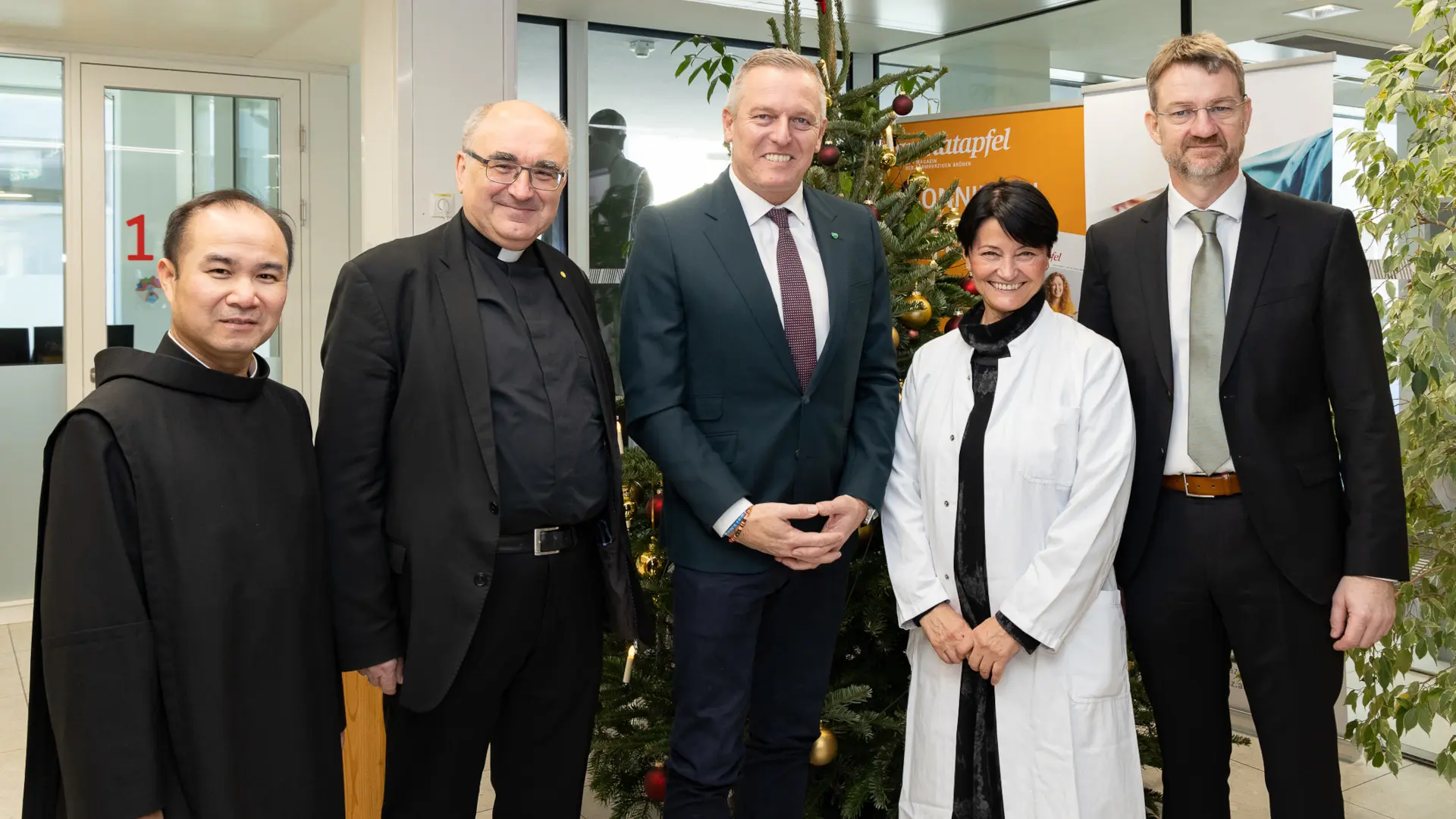 Graz: Bischof Wilhelm und Landeshauptmann Kunasek zu Besuch bei den Barmherzigen Brüdern