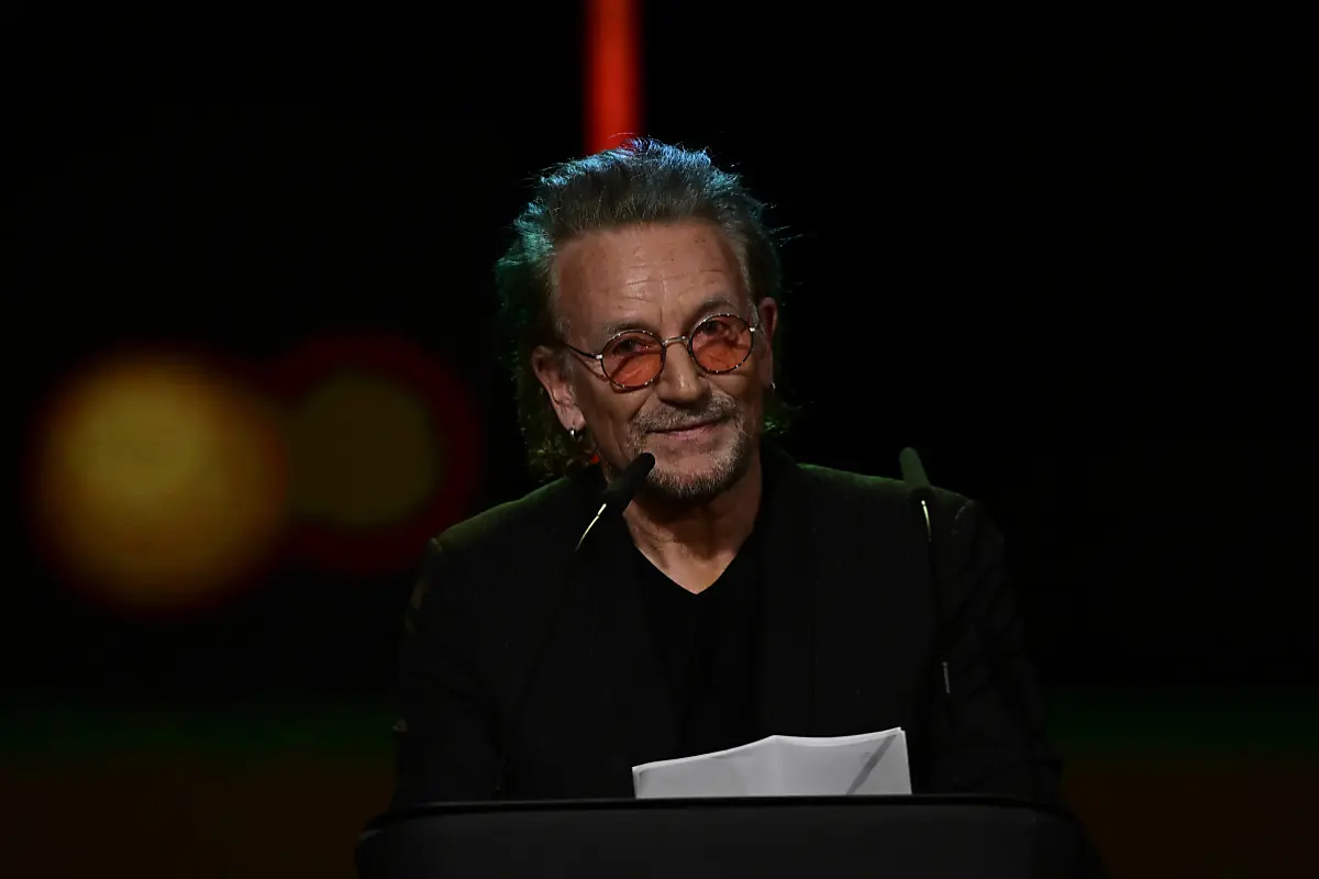 Auch U2-Sänger Bono in illustrer Runde von 19 Promis
