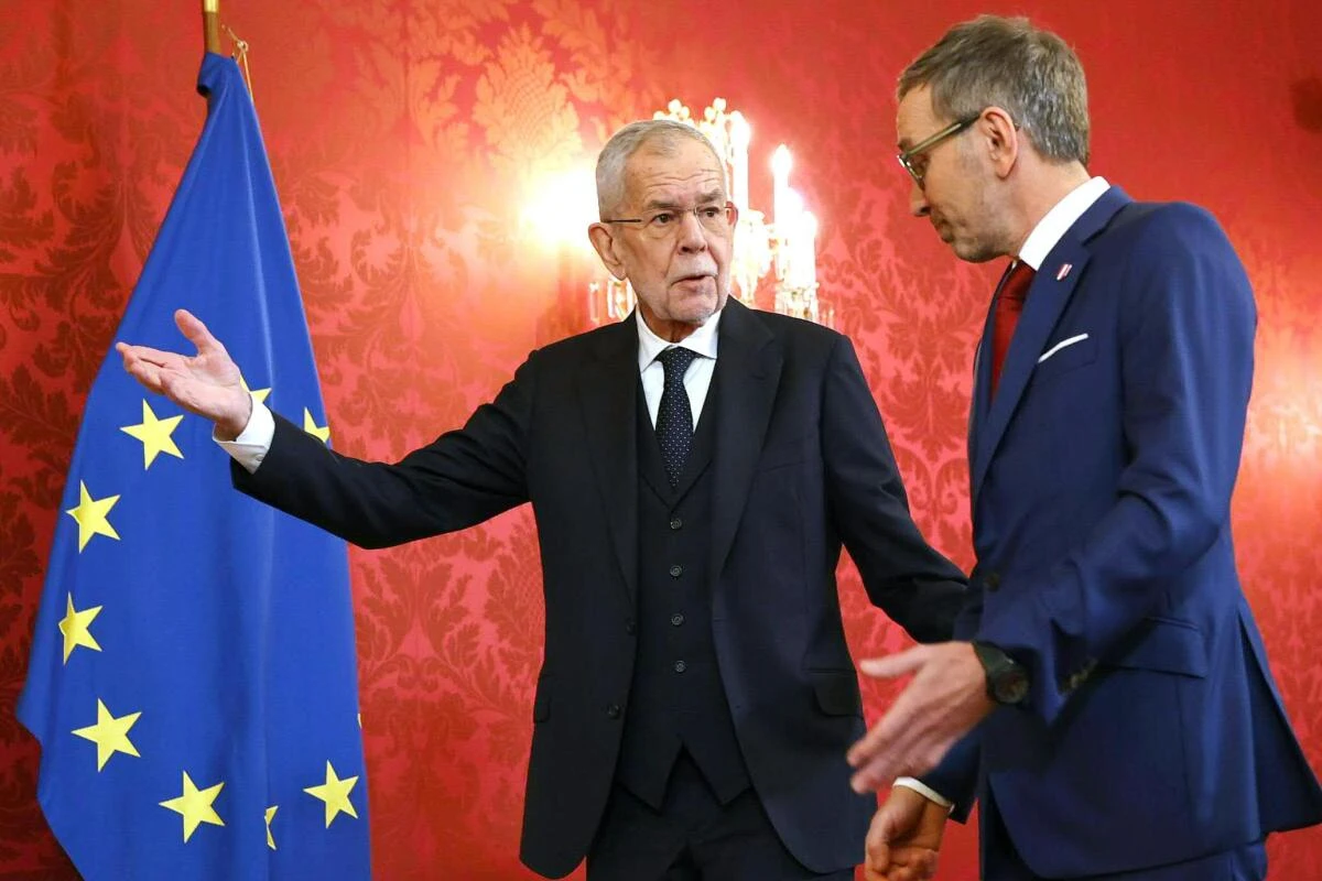 Van der Bellen begrüßte Kickl in der Präsidentschaftskanzlei