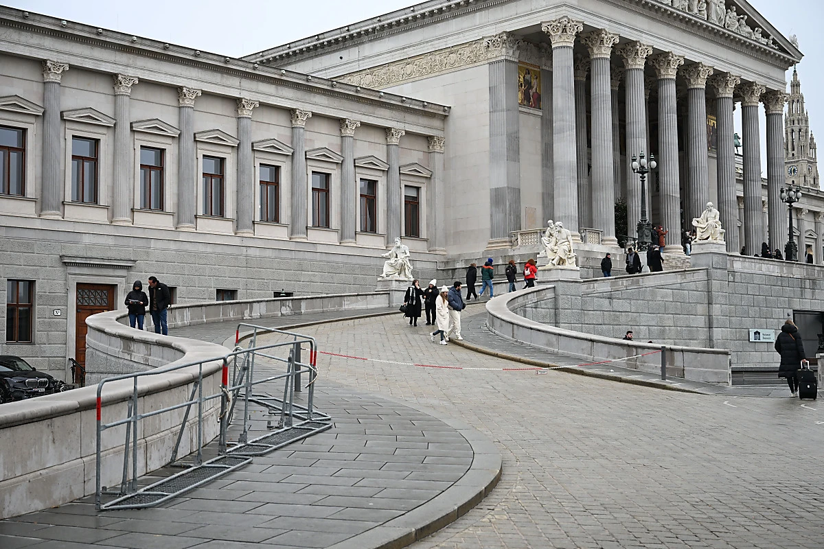 Durch negativen Ausblick droht Rating-Herabstufung