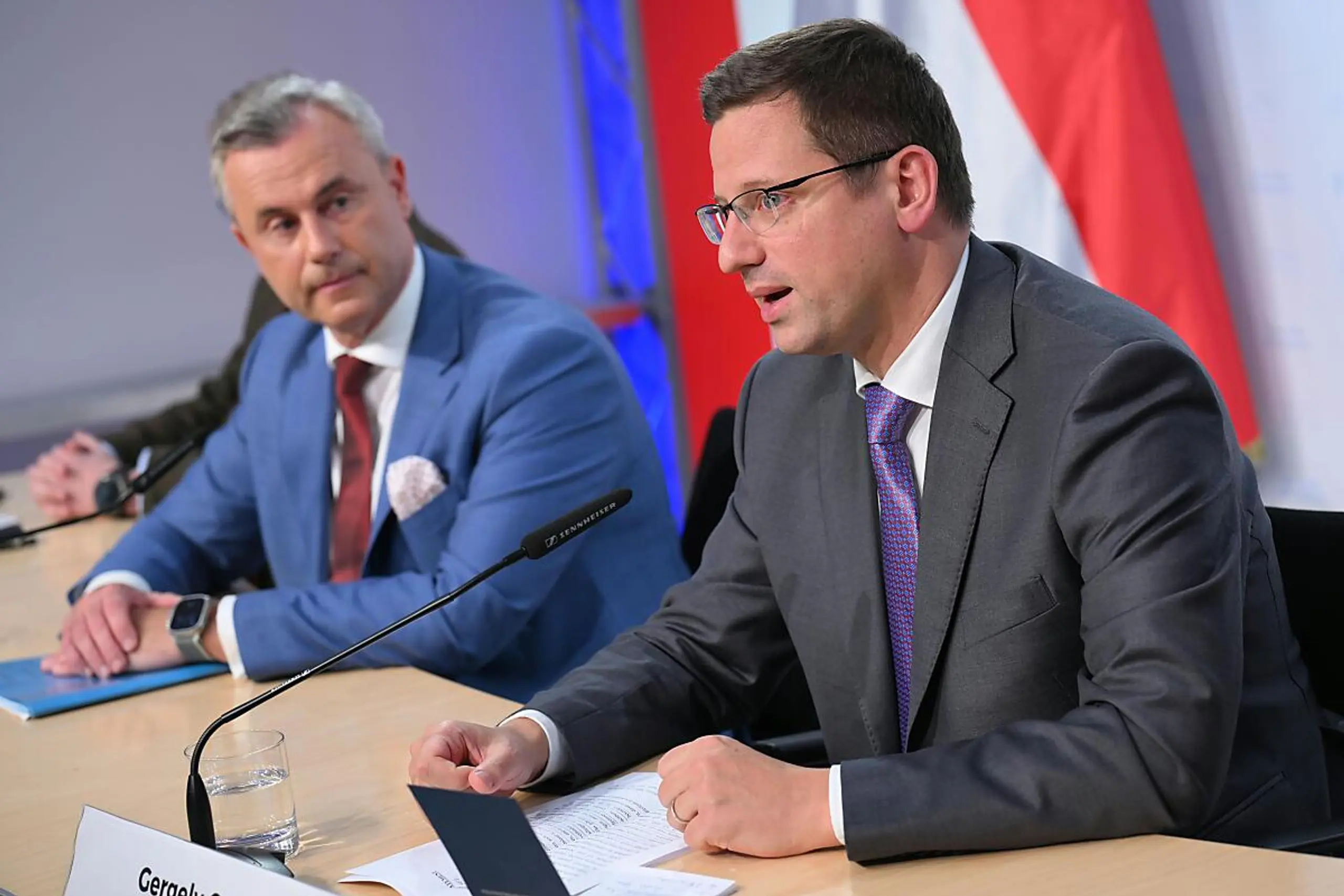 Norbert Hofer und Gergely Gulyás bei Pressekonferenz in Wien