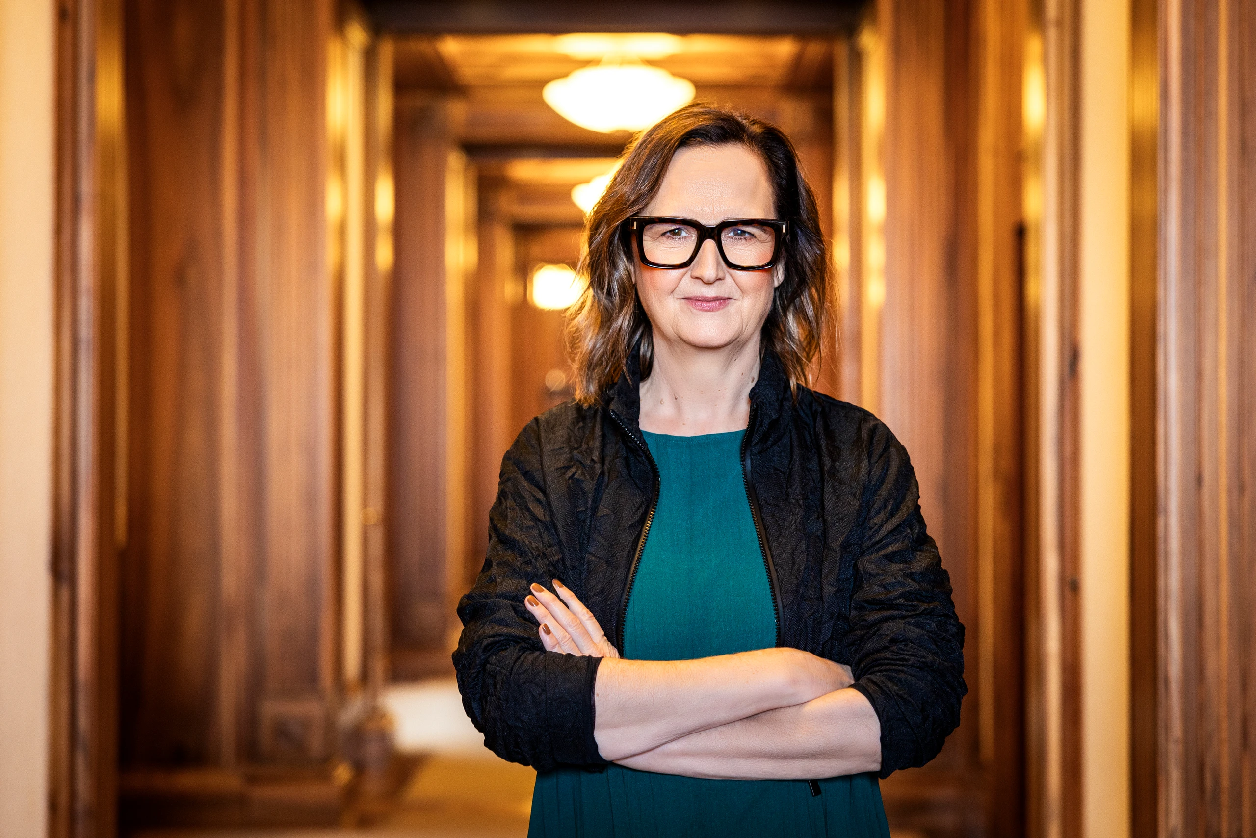 © Evelyn Lynam Blurred image background