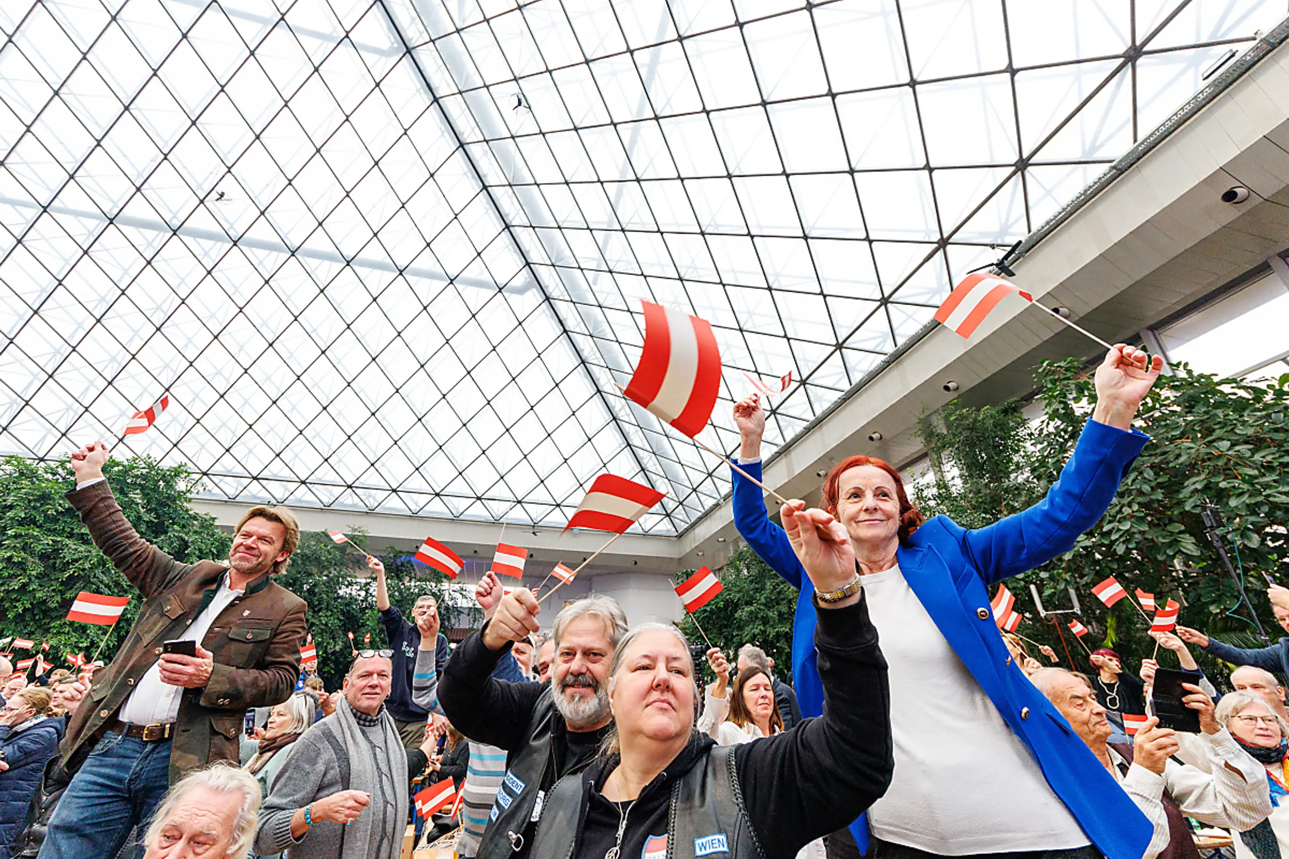 Die FPÖ feiert sich in der "Pyramide"