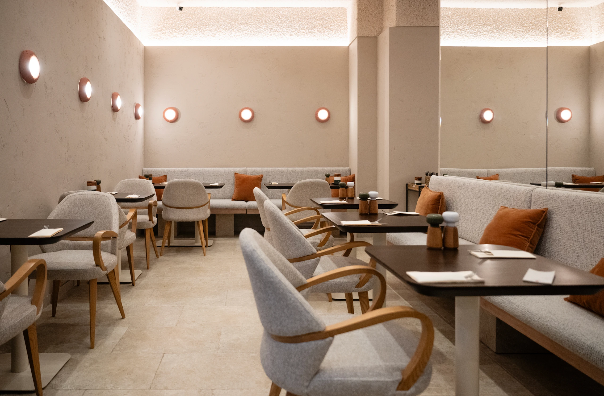 © Christoph Liebentritt Blurred image background