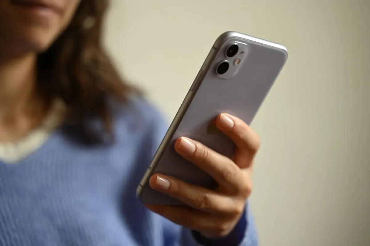 Jugendliche verbringen bis zu vier Stunden auf dem Handy