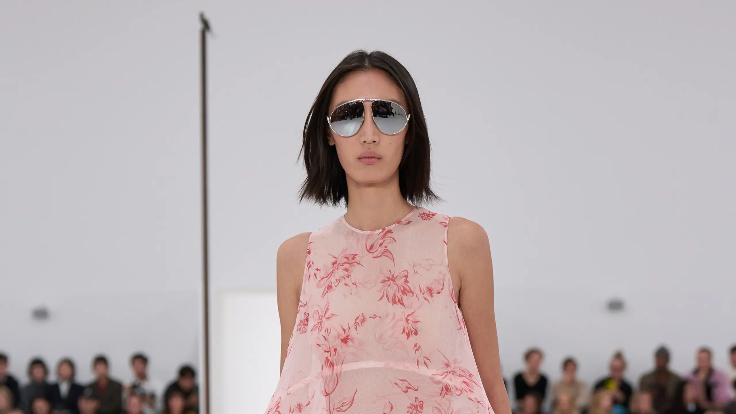 Frau Model Laufsteg Loewe