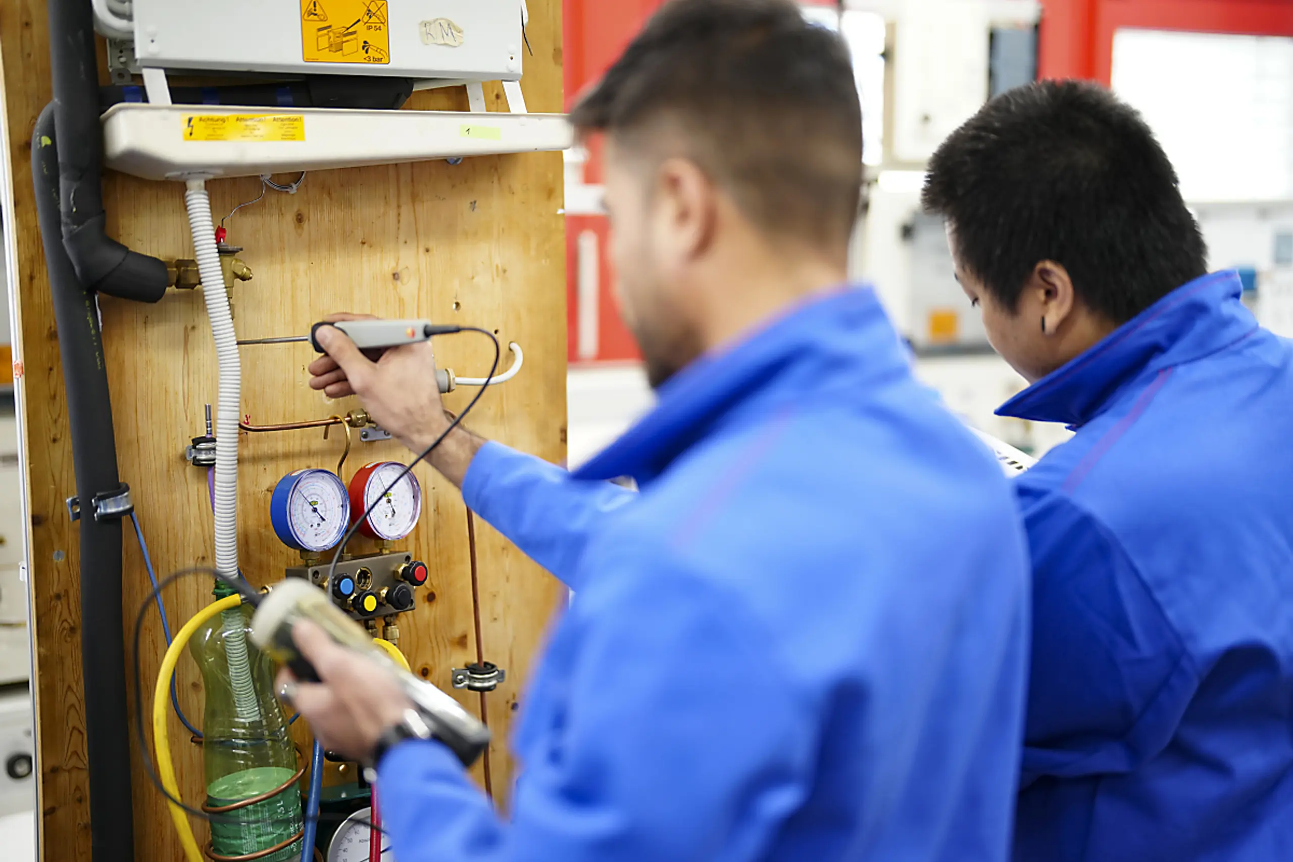 Die Sparte Gewerbe und Handwerk ist der größte Sektor bei der Berufsausbildung junger Menschen