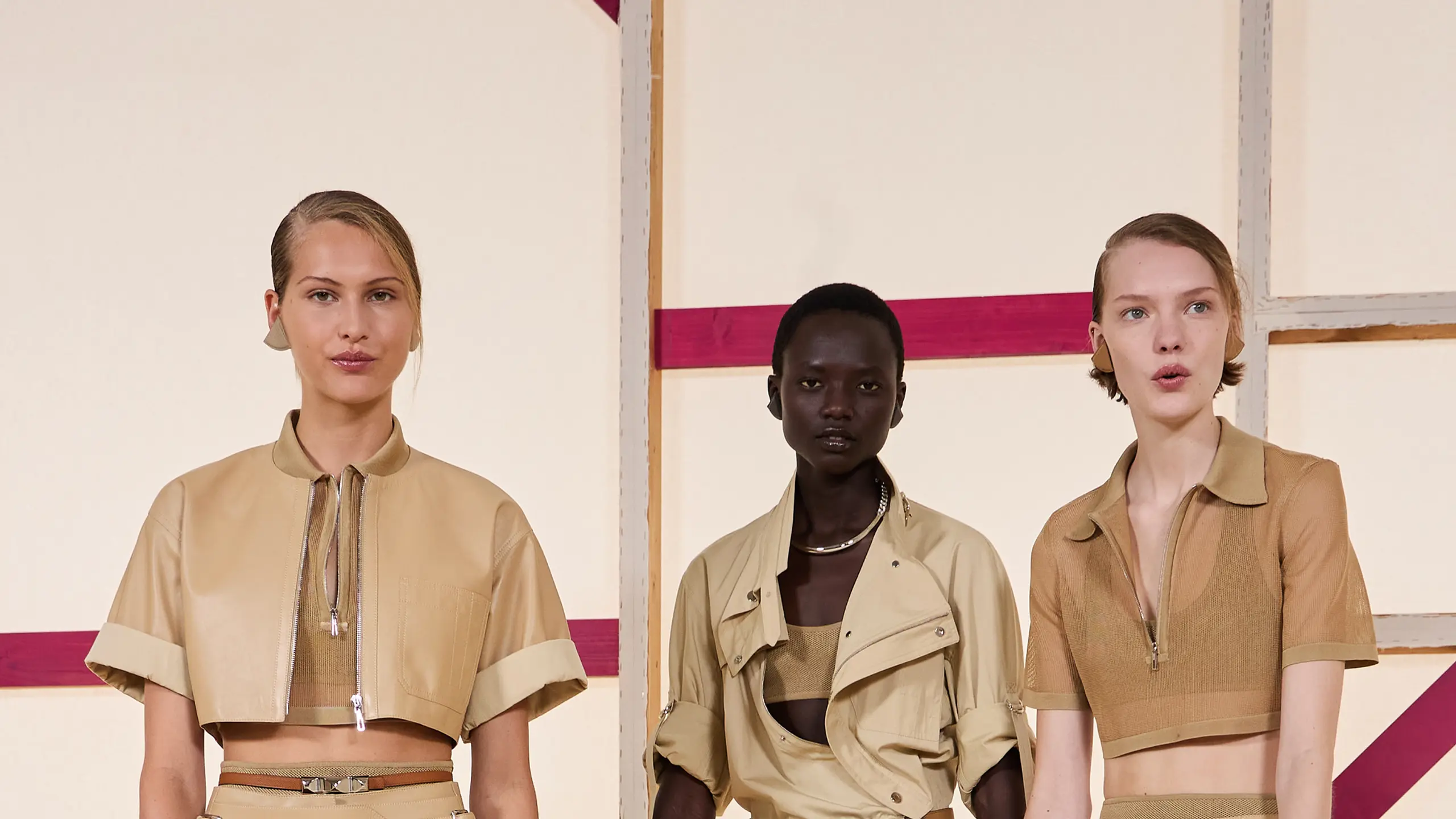 Frauen, beige Mode, Highfashion, Fashionweek