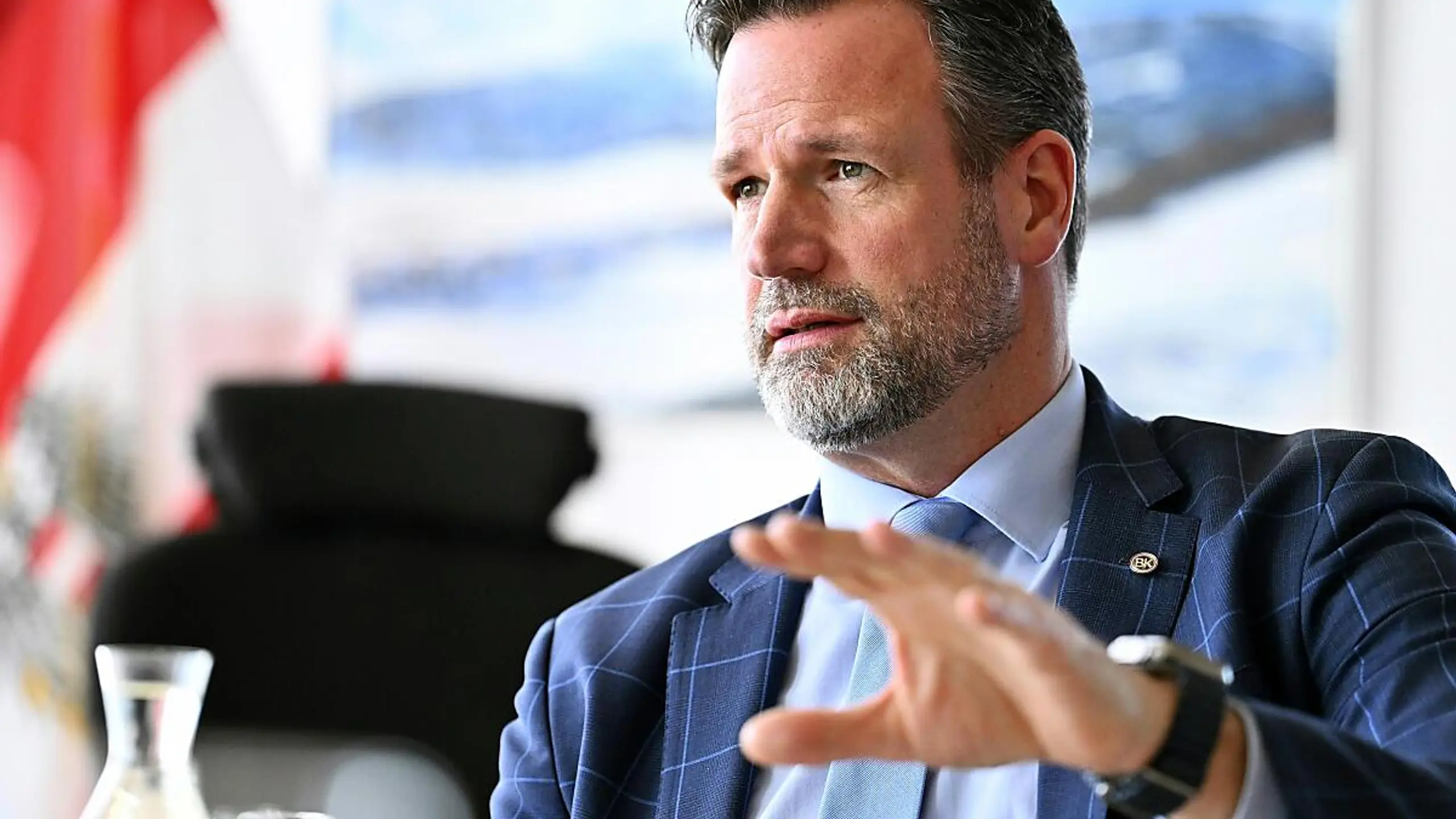 BK-Direktor Andreas Holzer will Messengerdienste überwachen dürfen