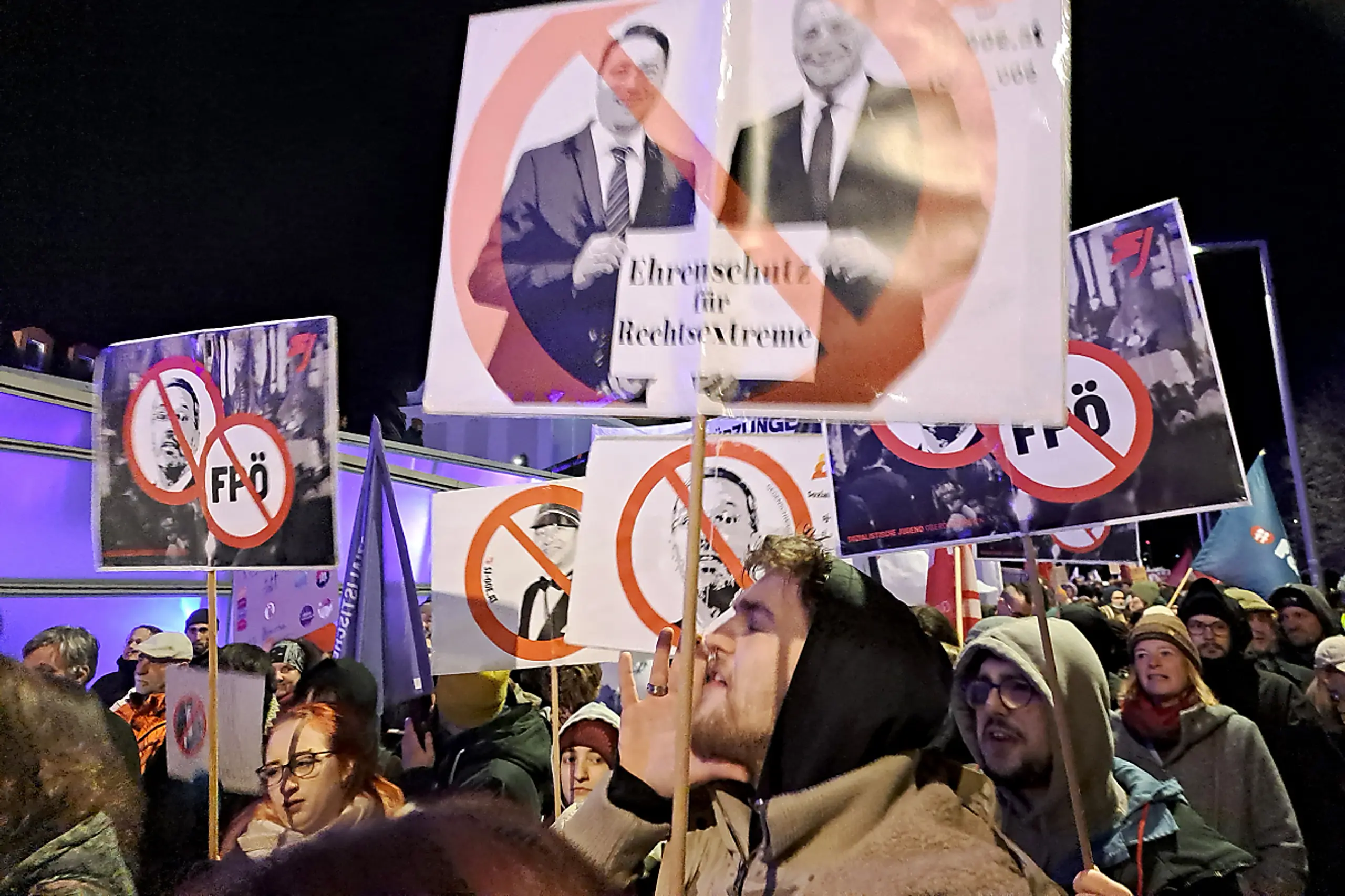 Demonstration gegen Burschenbundball in Linz