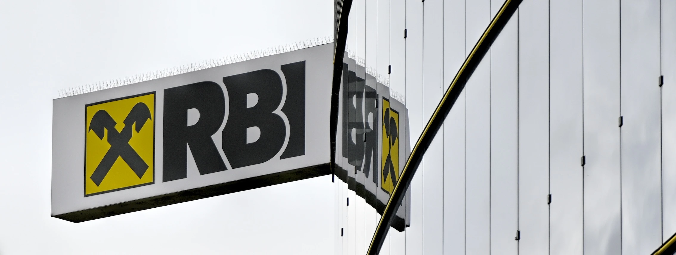 RBI: Halbierung des Jahresgewinns nach Russland-Rückstellung