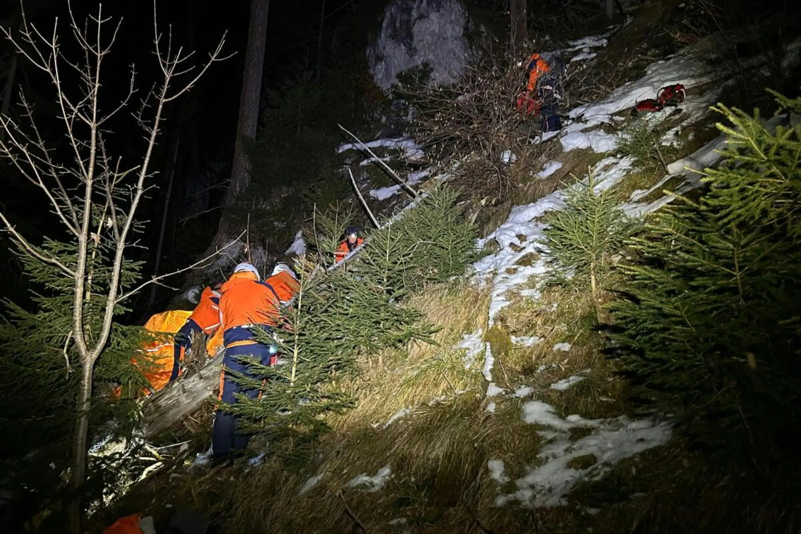 Niederländer nach Rodelsturz in Flachau geborgen.
