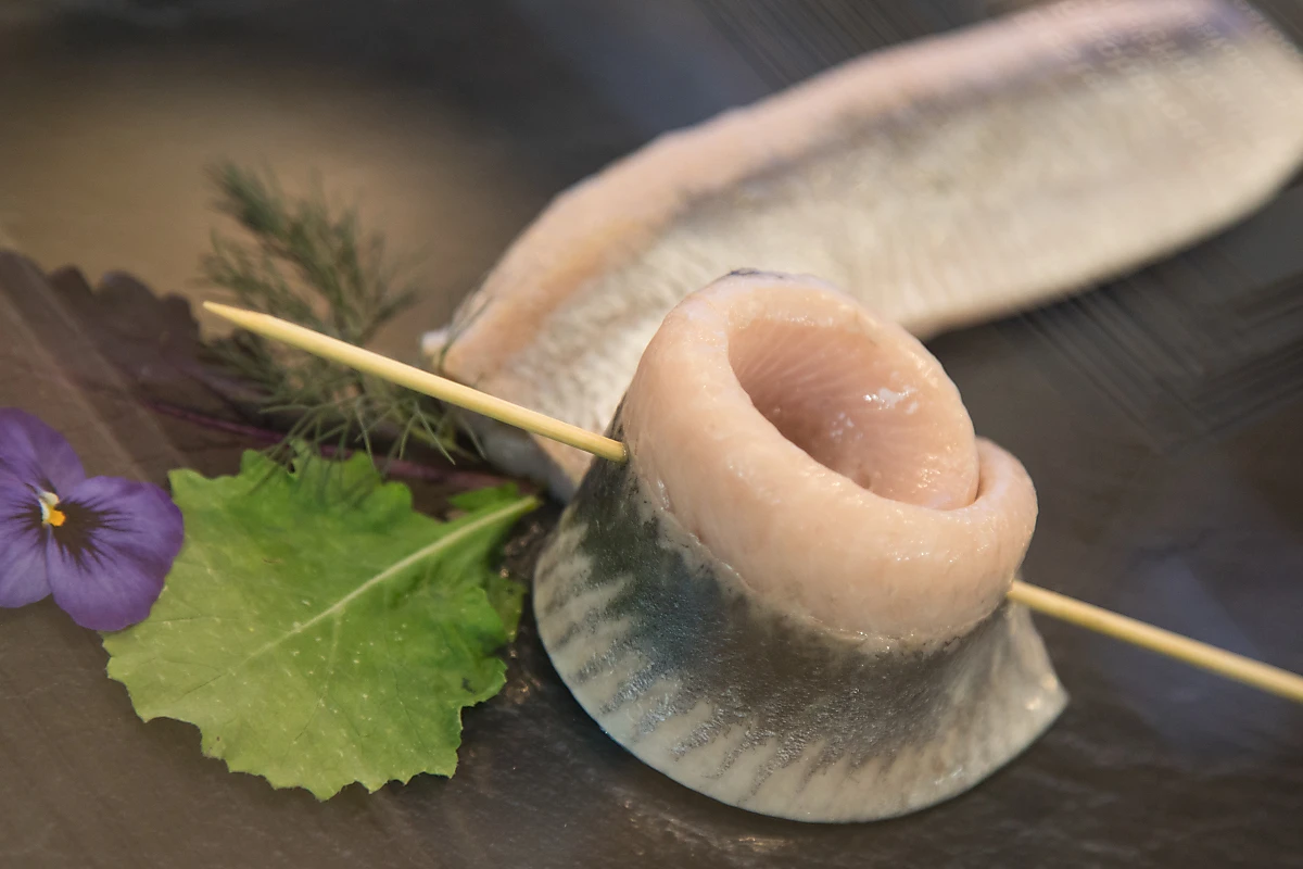 Matjes versorgt den Körper mit wichtigen Fettsäuren und Salzen