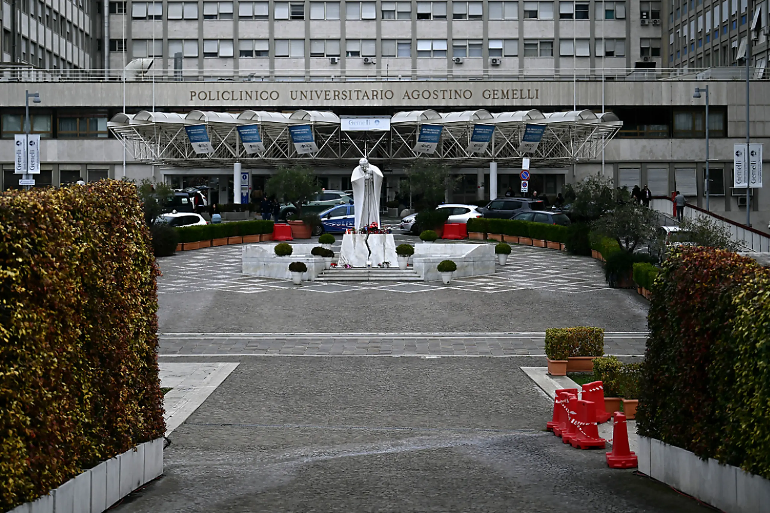 Papst in der römischen Klinik "Agostino Gemelli"