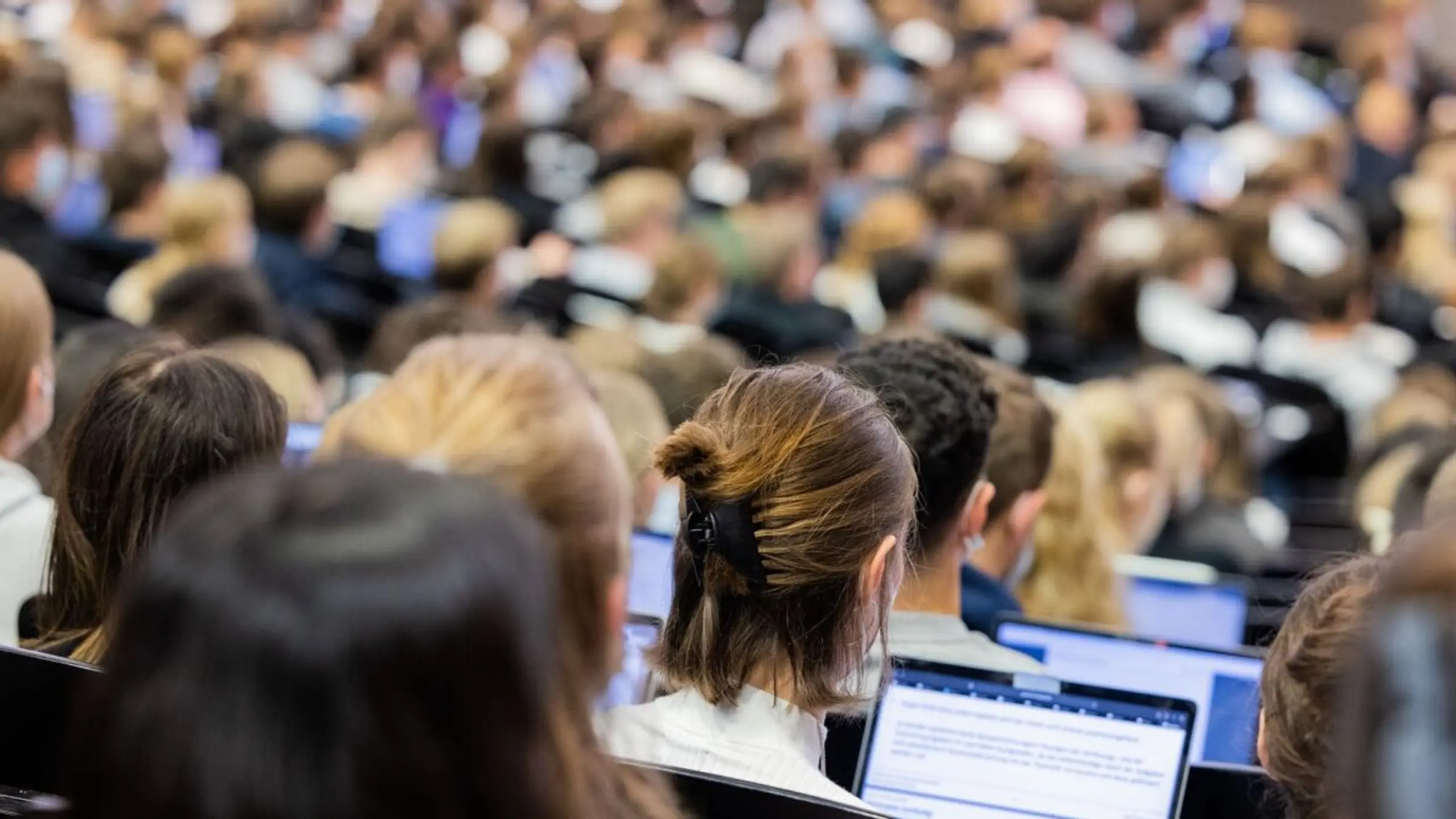 Immer mehr Junge zieht es an Unis und Fachhochschulen