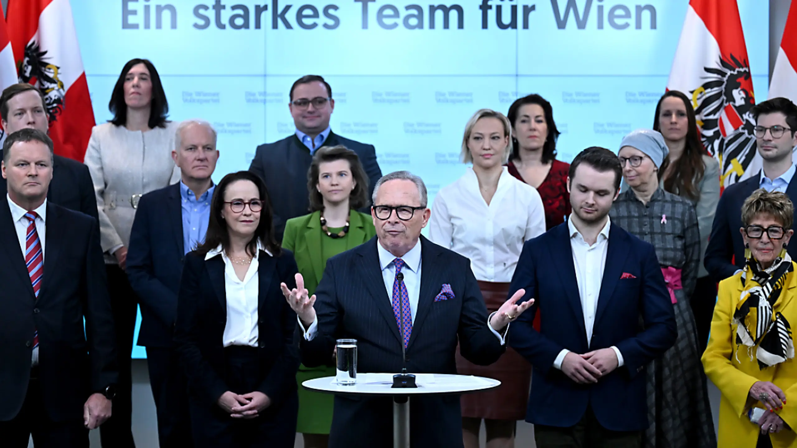 Karl Mahrer geht mit seinem Team zuversichtlich in den Wahlkampf