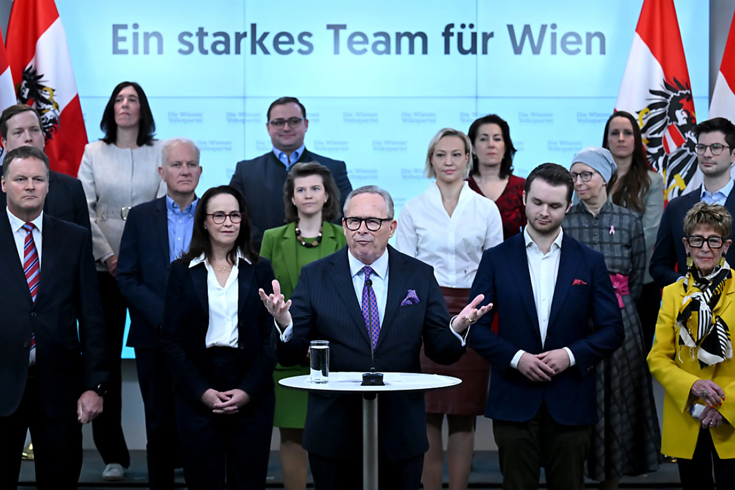 Karl Mahrer geht mit seinem Team zuversichtlich in den Wahlkampf