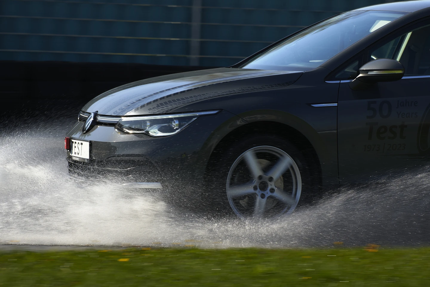 Sommerreifen-Test 2025: Die besten (und schlechtesten) Modelle