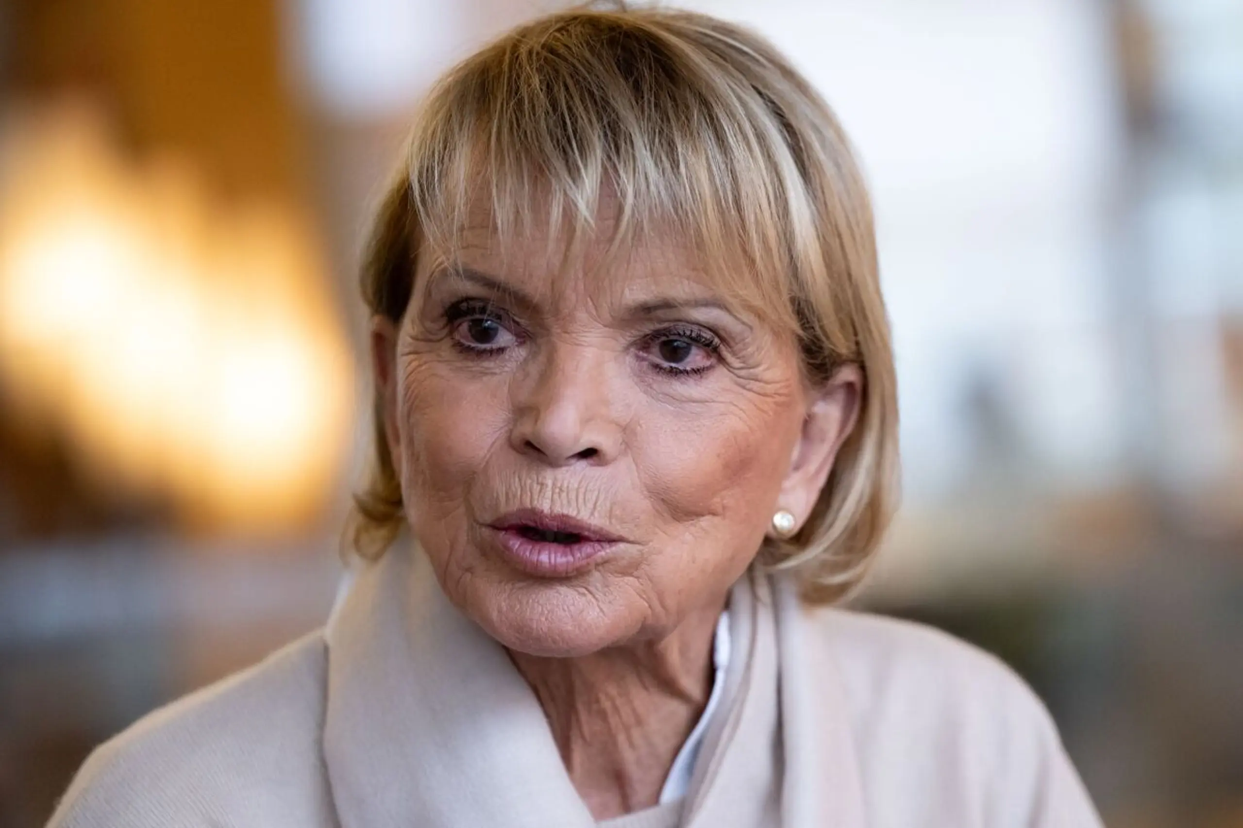 Uschi Glas macht sich gegen Judenhass stark