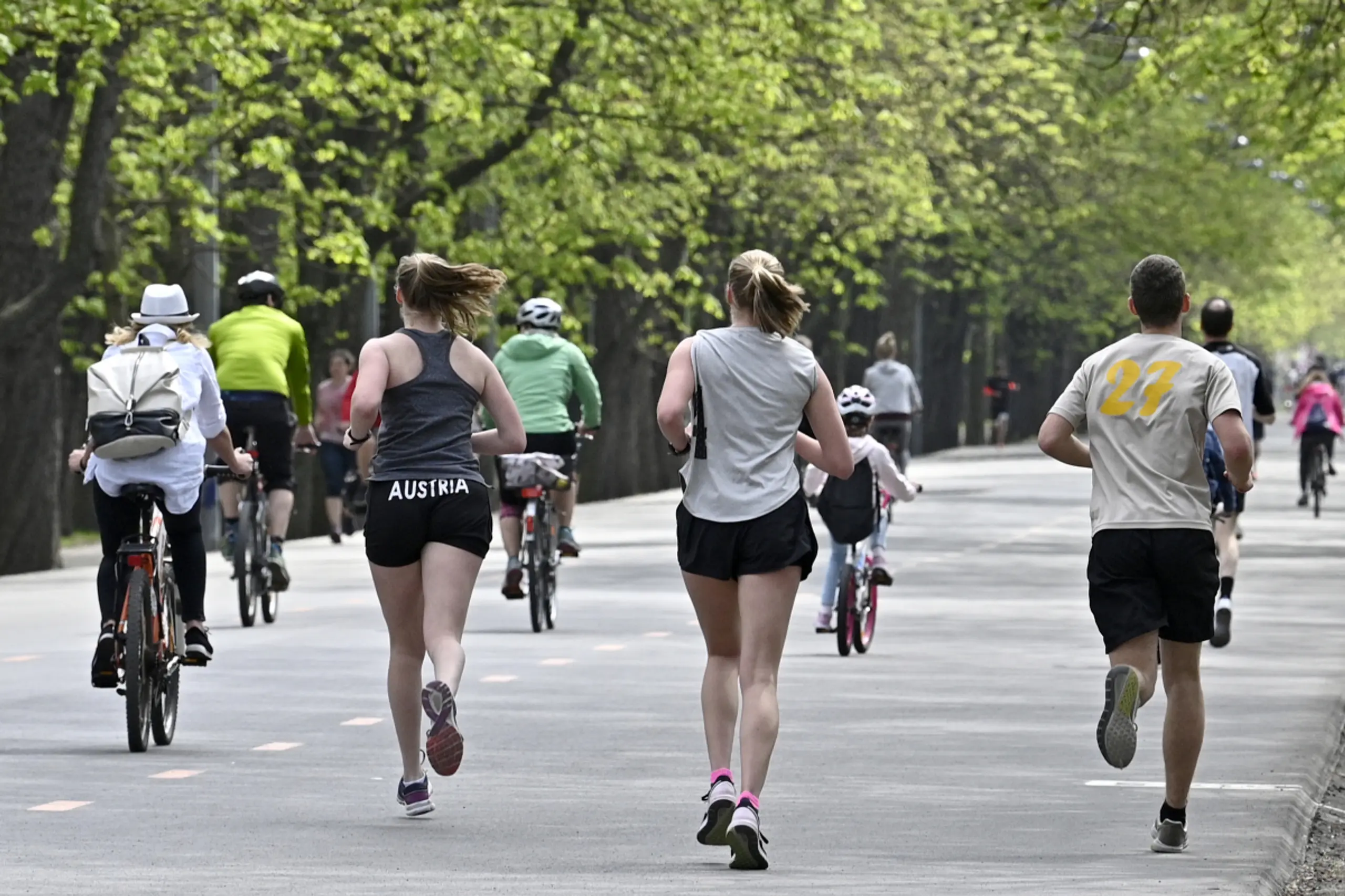 Bei Lauftrainings können sich Frauen auf Event vorbereiten