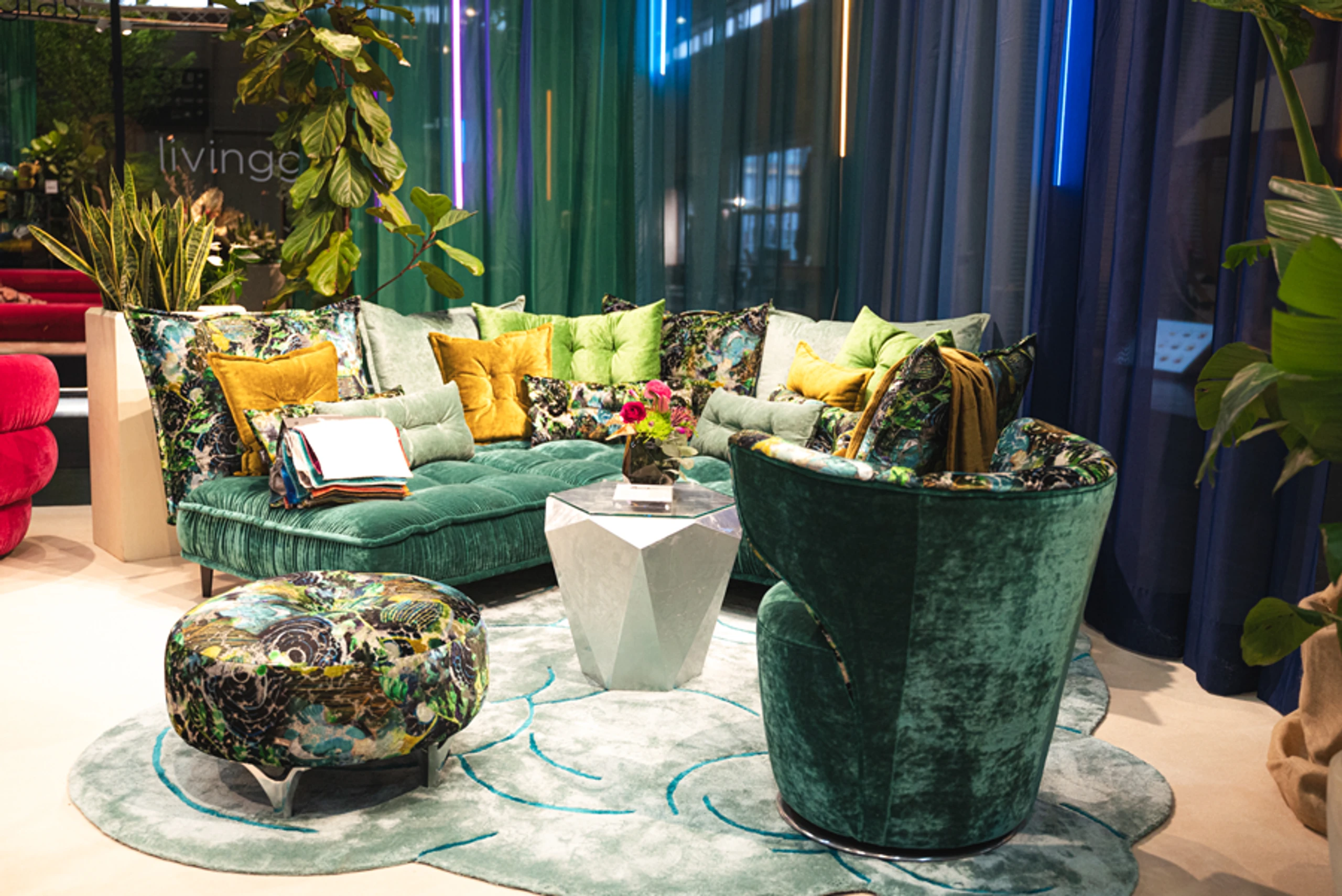 © FRB-Media Blurred image background