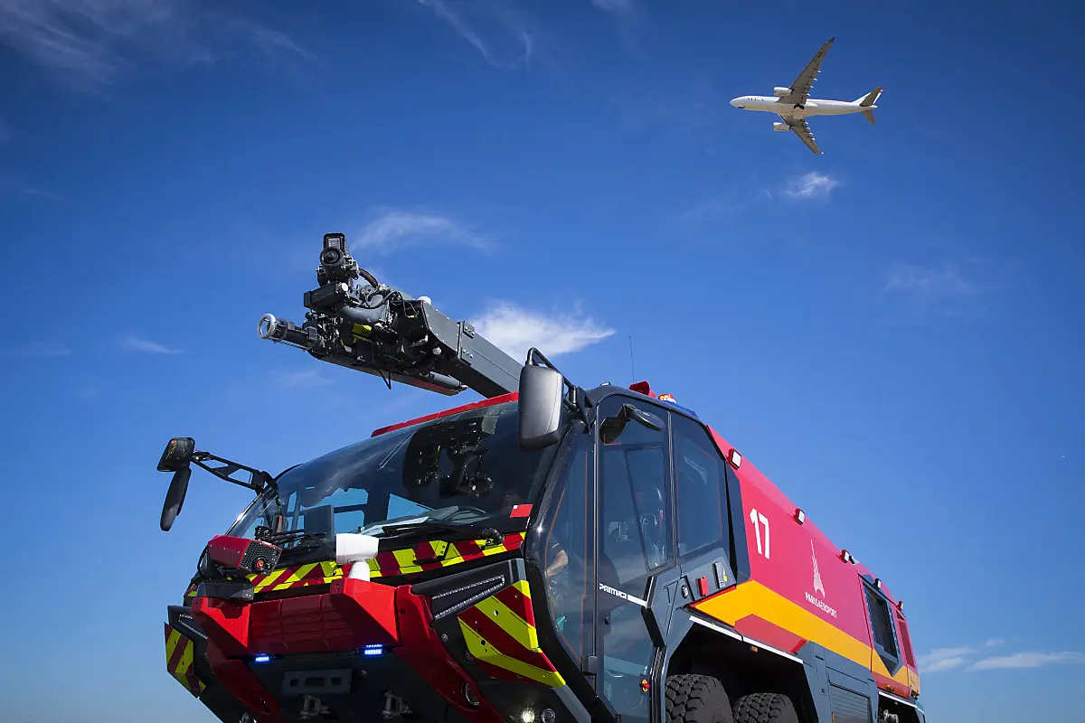 Feuerwehrausrüster Rosenbauer