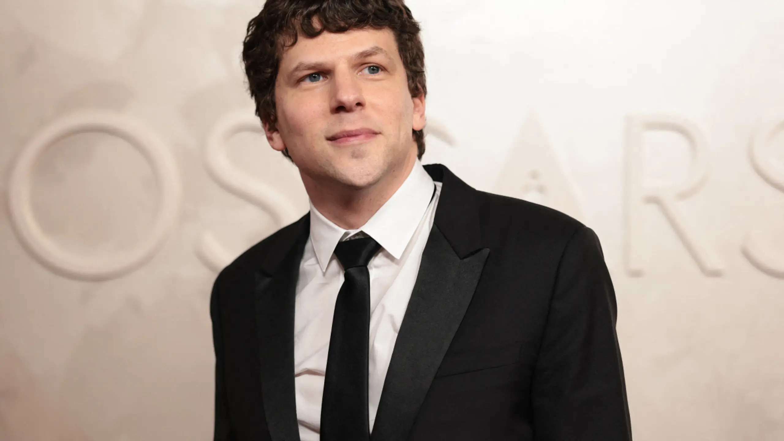 Jesse Eisenberg will Verbindung zu Polen wieder aufbauen