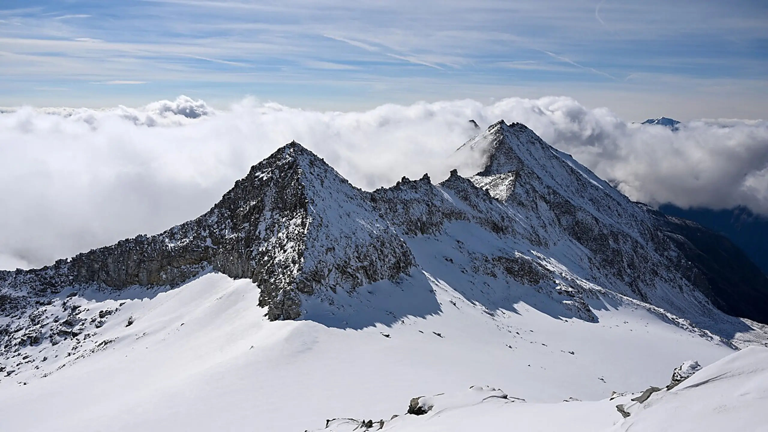 "Goodbye Glaciers!? - Pfiati Gletscher!?"