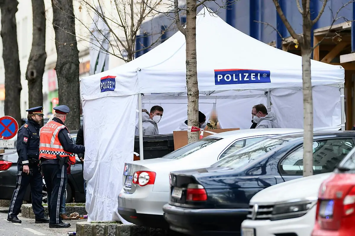 Leiche wurde vor Wohnhaus gefunden