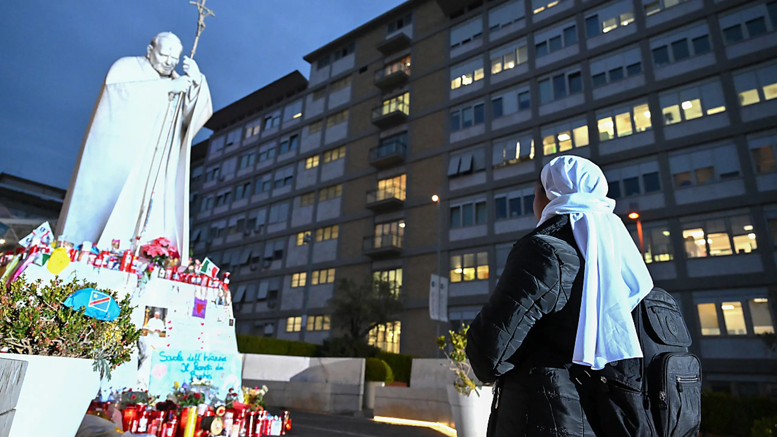 Papst Franziskus verbrachte ruhige Nacht im Krankenhaus