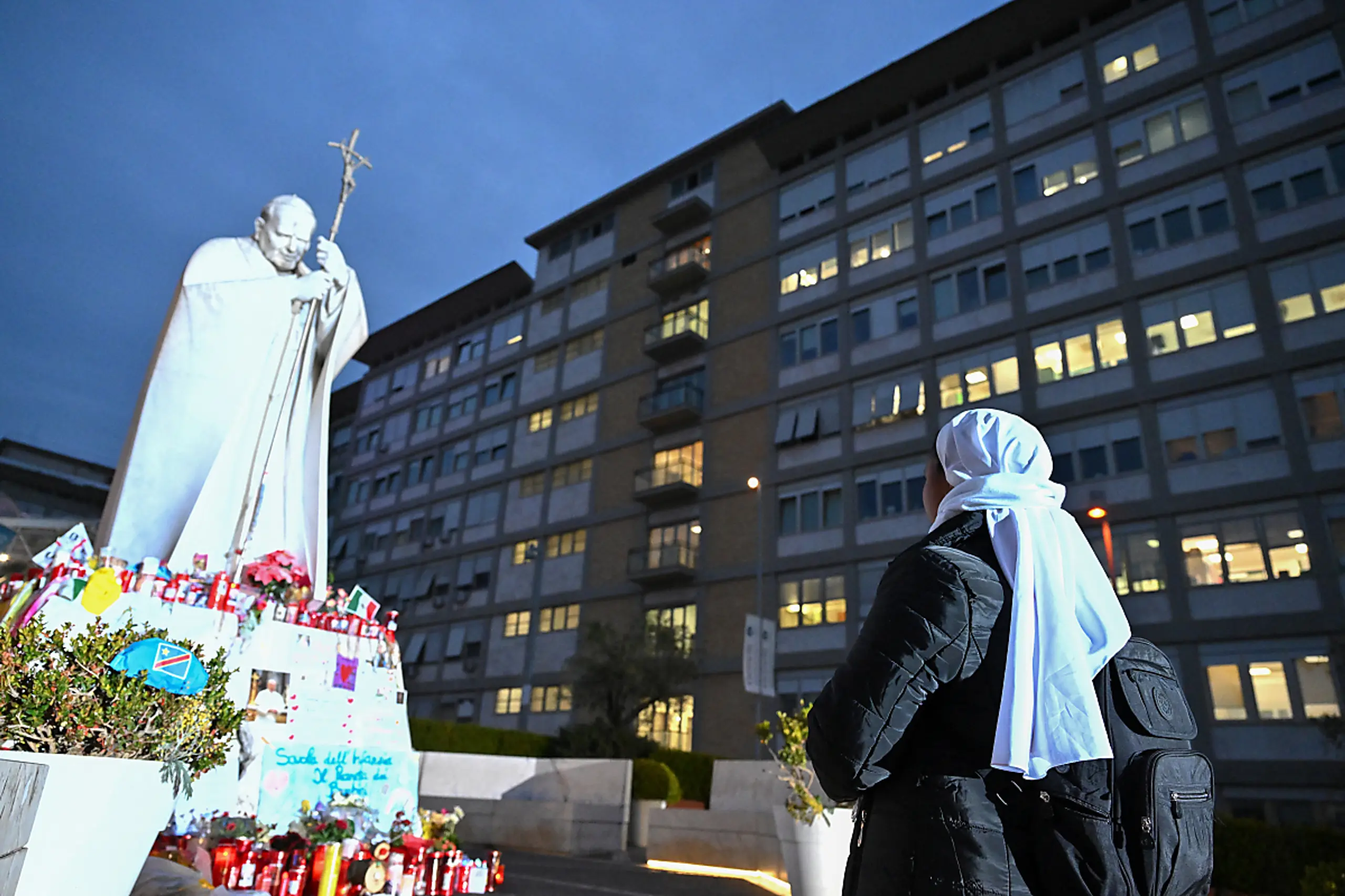 Papst Franziskus verbrachte ruhige Nacht im Krankenhaus