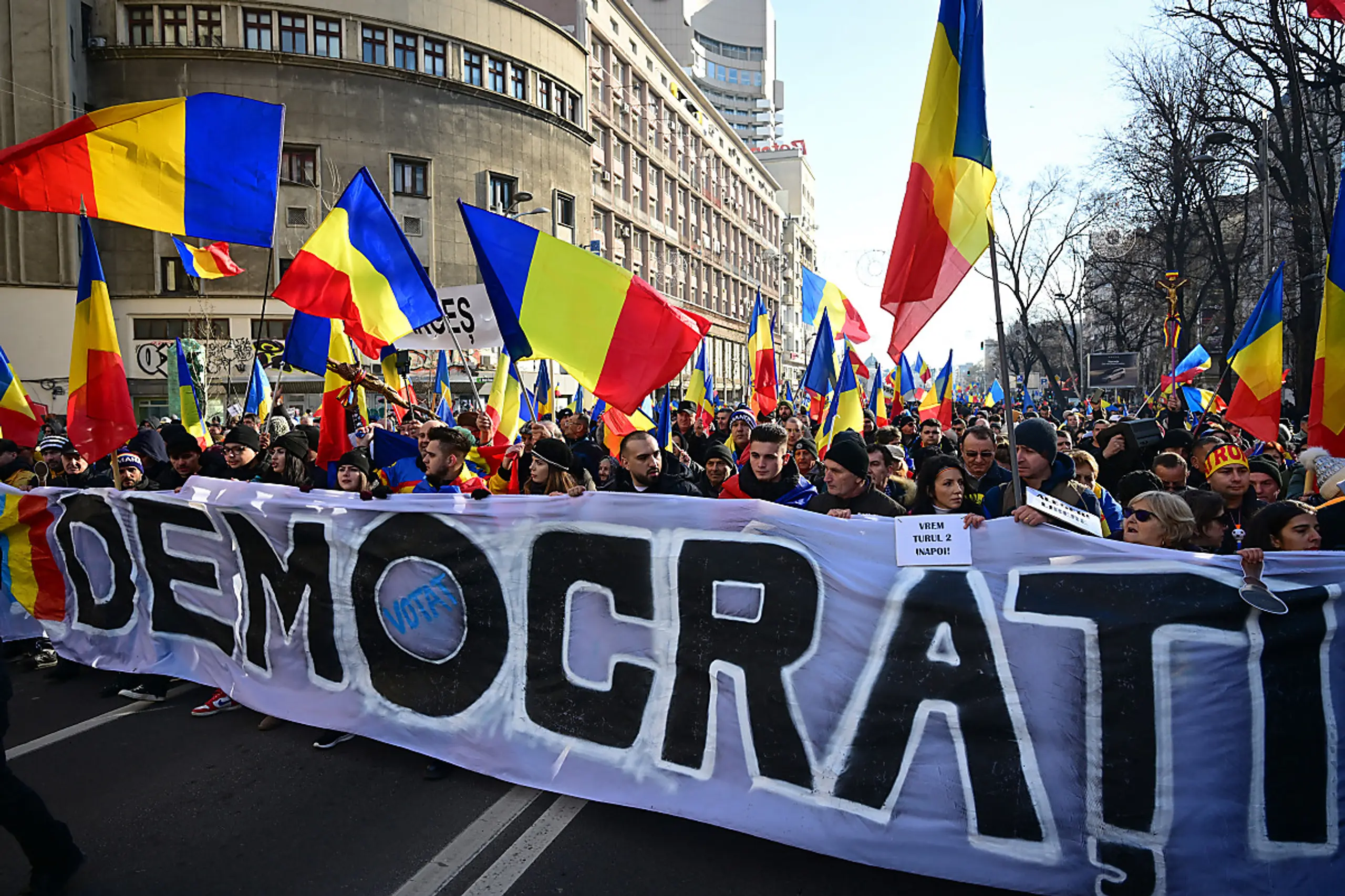 Protest von Gerogescu-Anhängern gegen Wahl-Annulierung