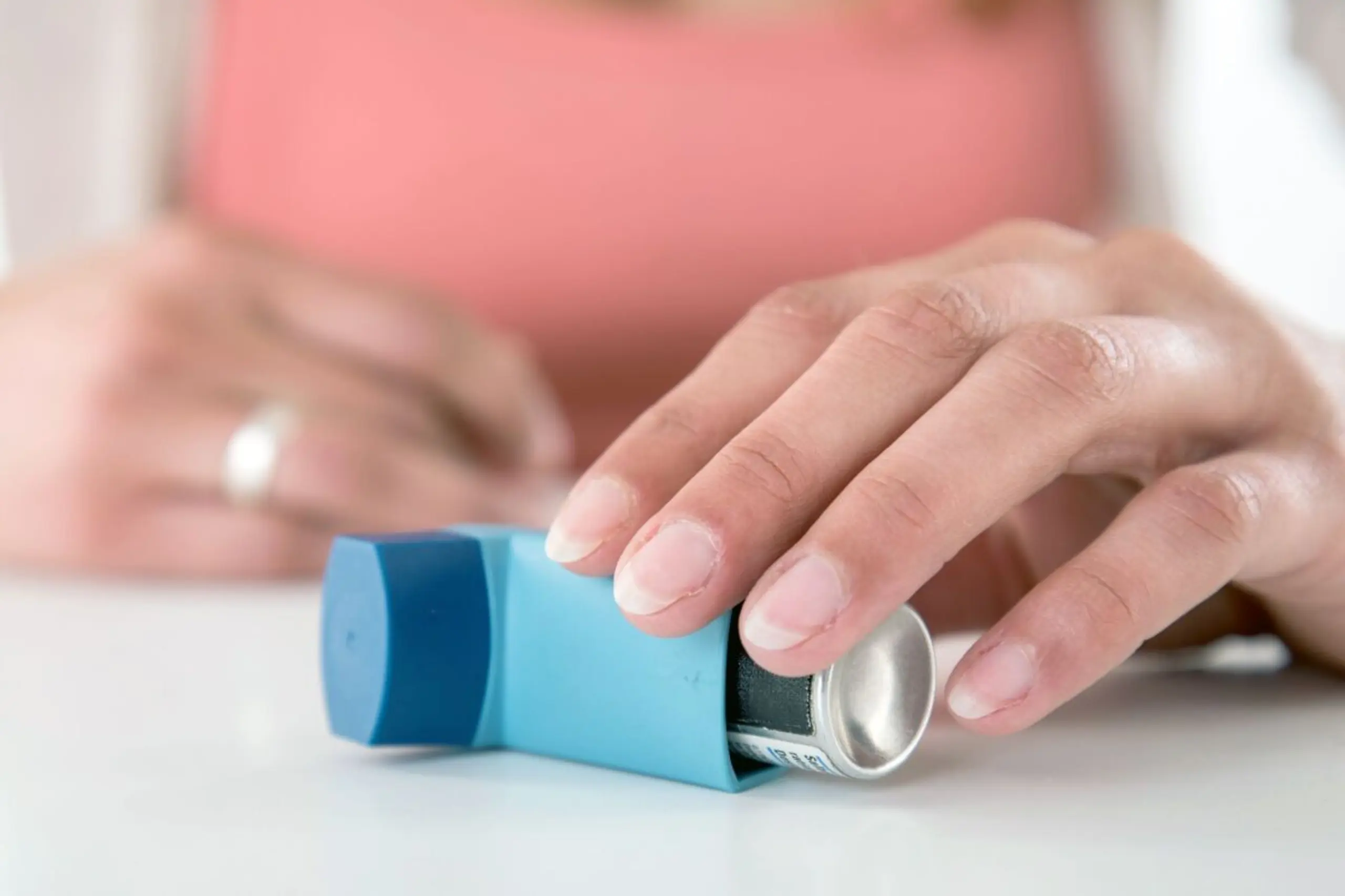 Wer seinen Heuschnupfen nicht behandelt, riskiert allergisches Asthma