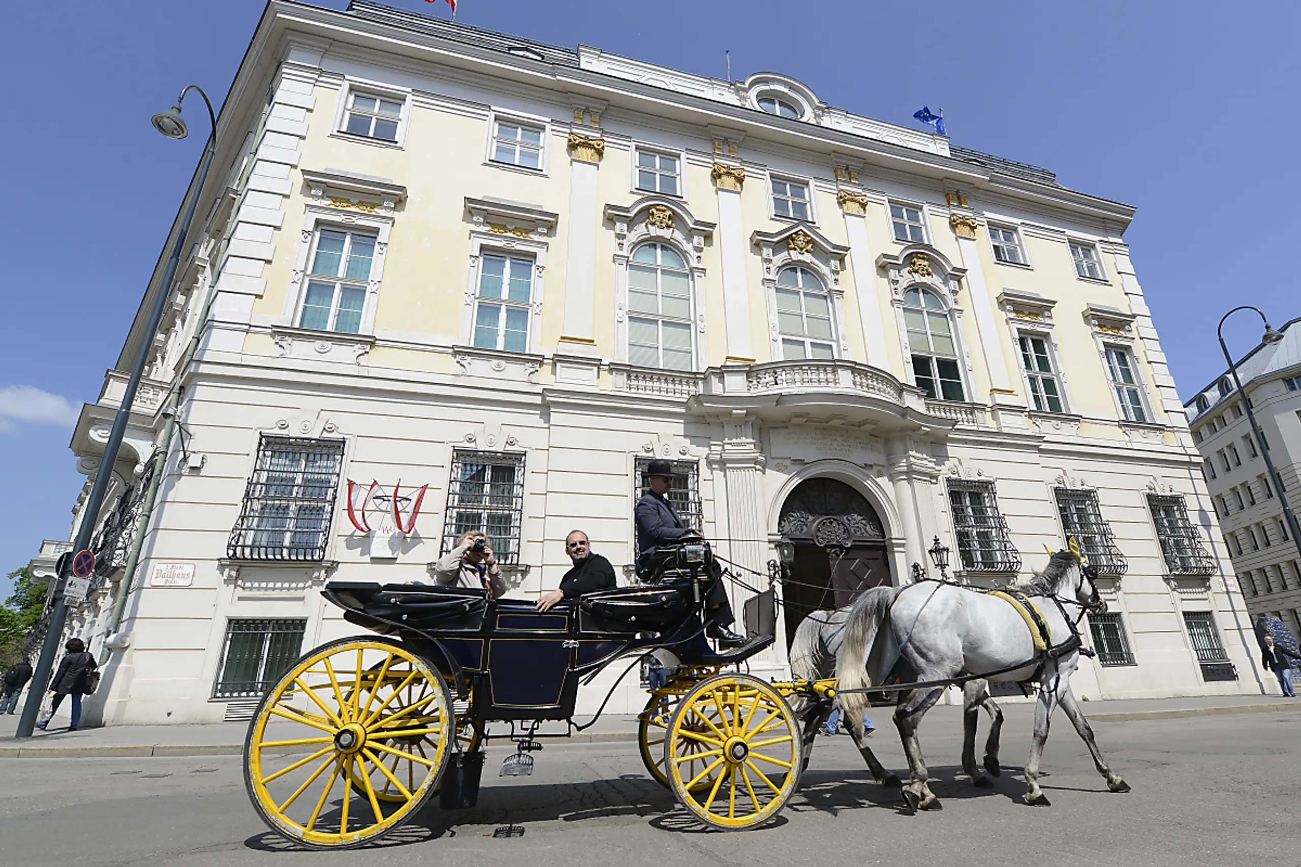 Regierungsmitglieder treffen sich im Bundeskanzleramt