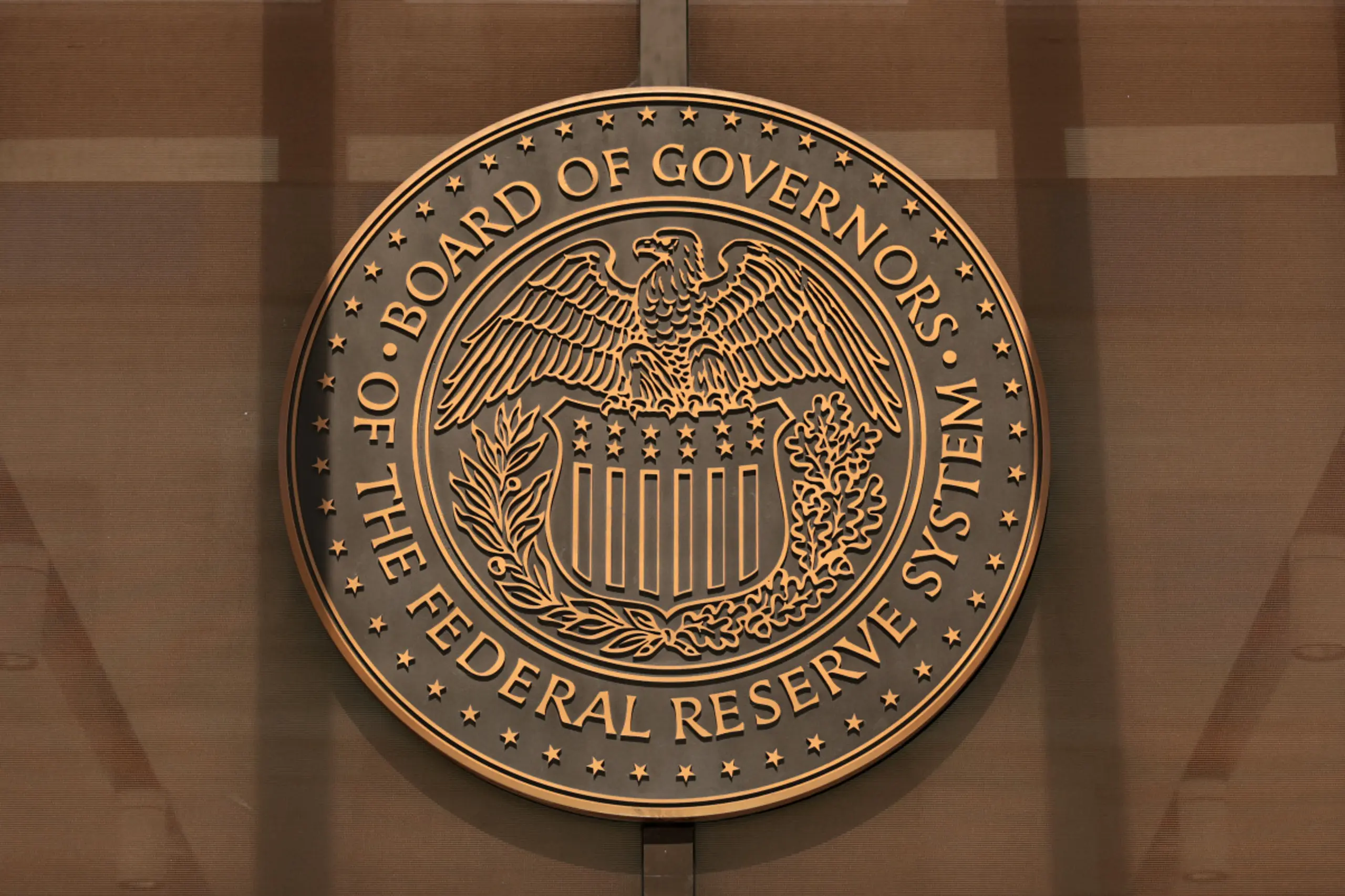 Wappen des Federal Reserve Board am Sitz der US-Notenbank