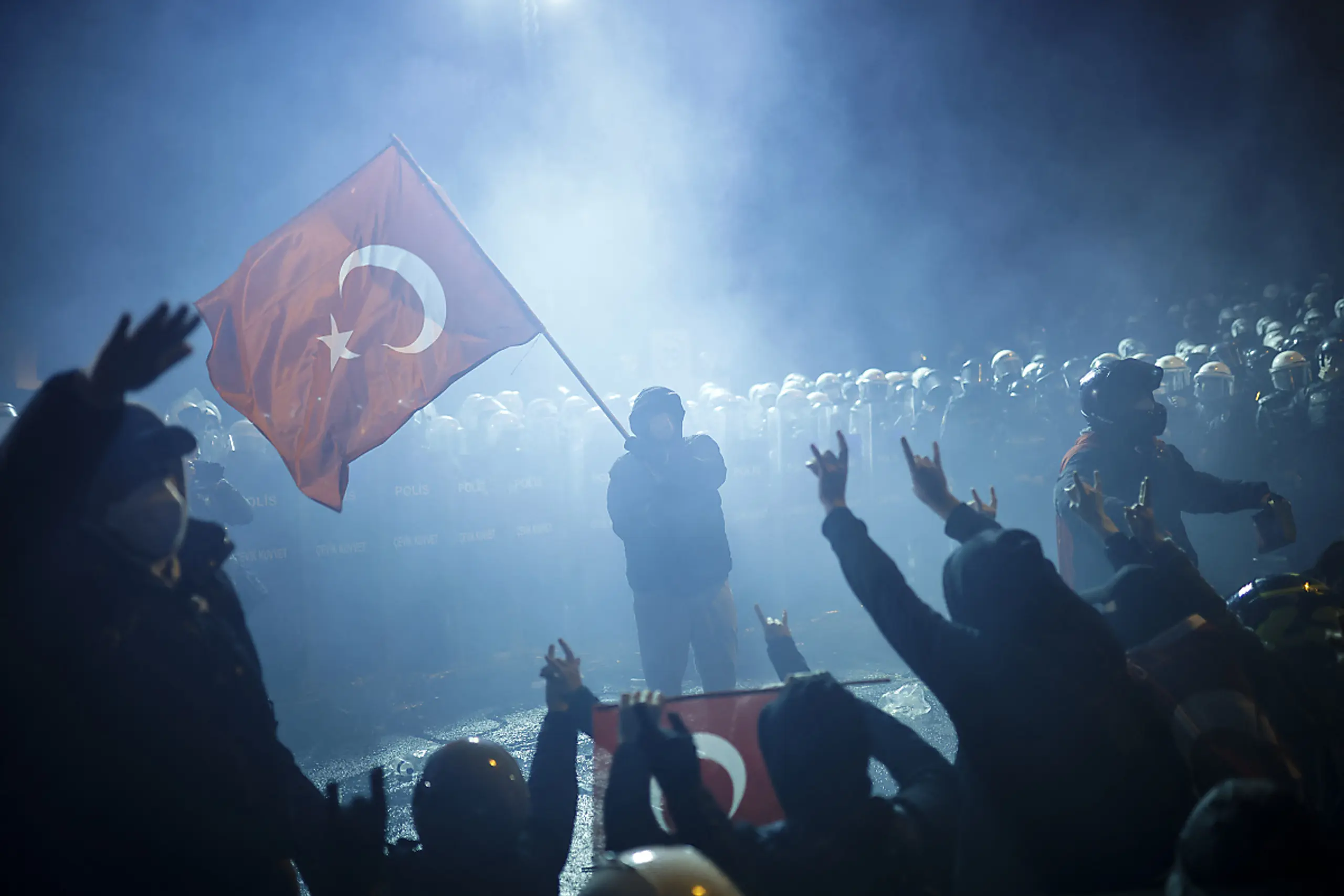 Tausende in Istanbul auf der Straße