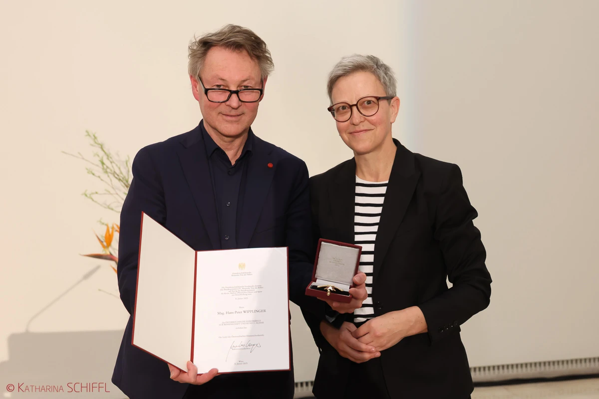 Hans-Peter Wipplinger mit Österreichischem Ehrenkreuz für Wissenschaft und Kunst ausgezeichnet