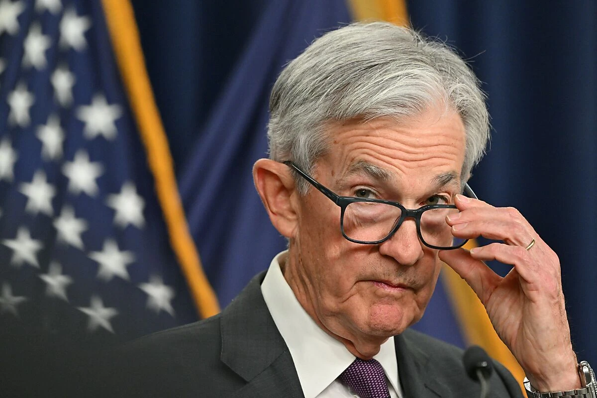 Powell: Inflation steigt, Wachstum sinkt