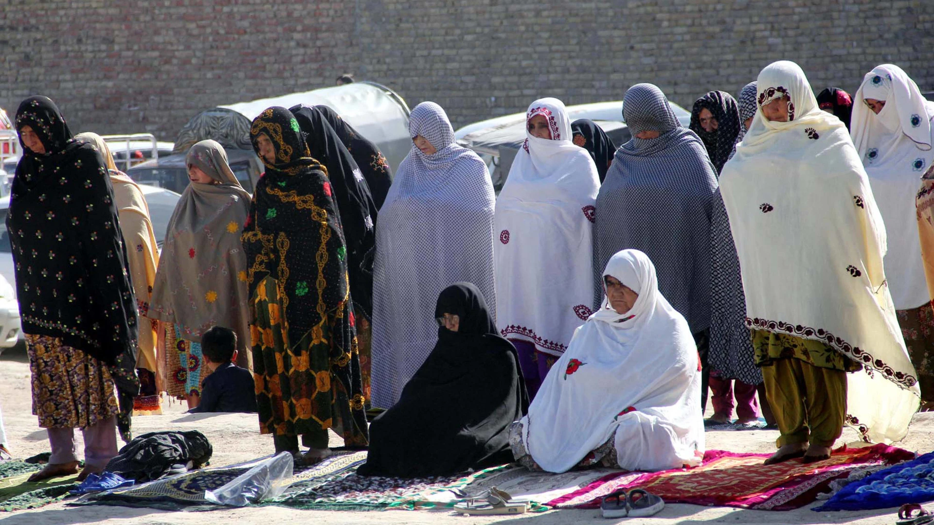 Schlaglichter: Von Freiheit zur Tragödie – Der Ehrenmord an Hira Anwar in Pakistan