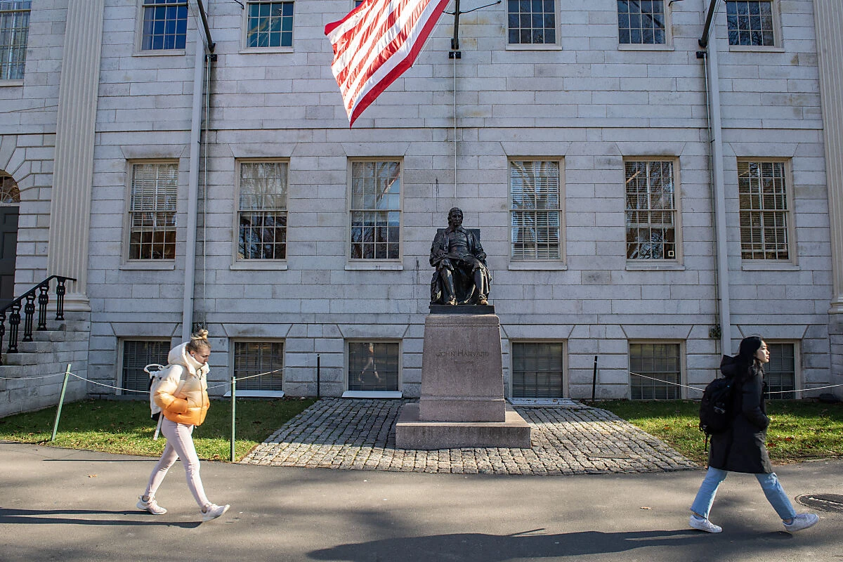 Elite-Uni Harvard droht Verlust von Förderungen und Steuervorteilen