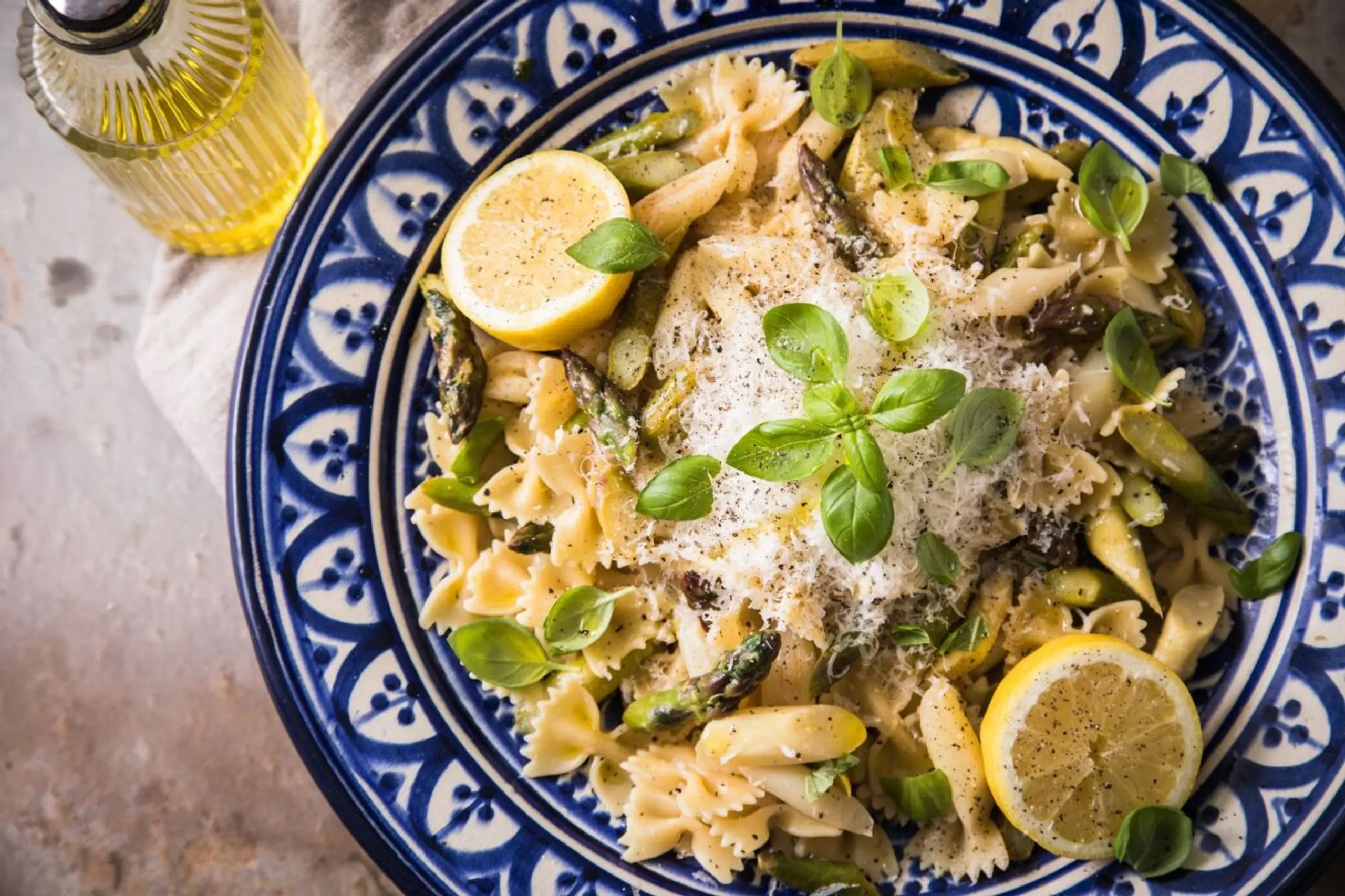 Spargel Zitronen Pasta mit Parmesan, Knoblauch und Basilikum