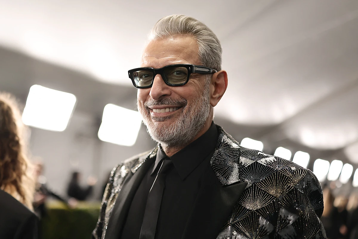 Der Hollywoodstar hat sich wieder ans Klavier gesetzt