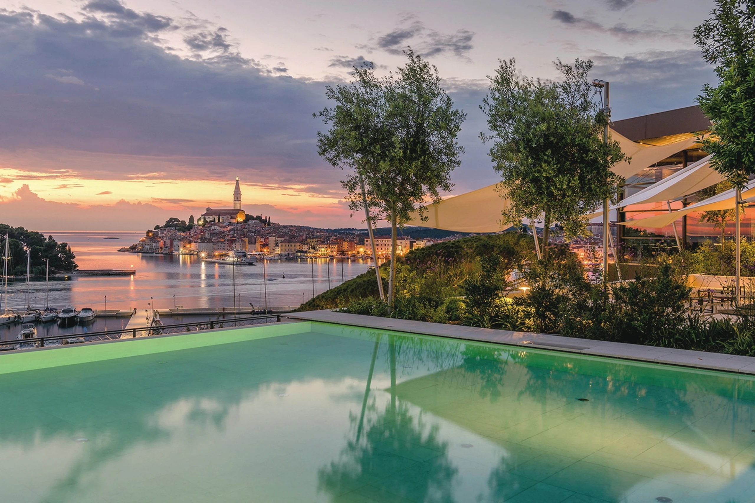 © Beigestellt Blurred image background