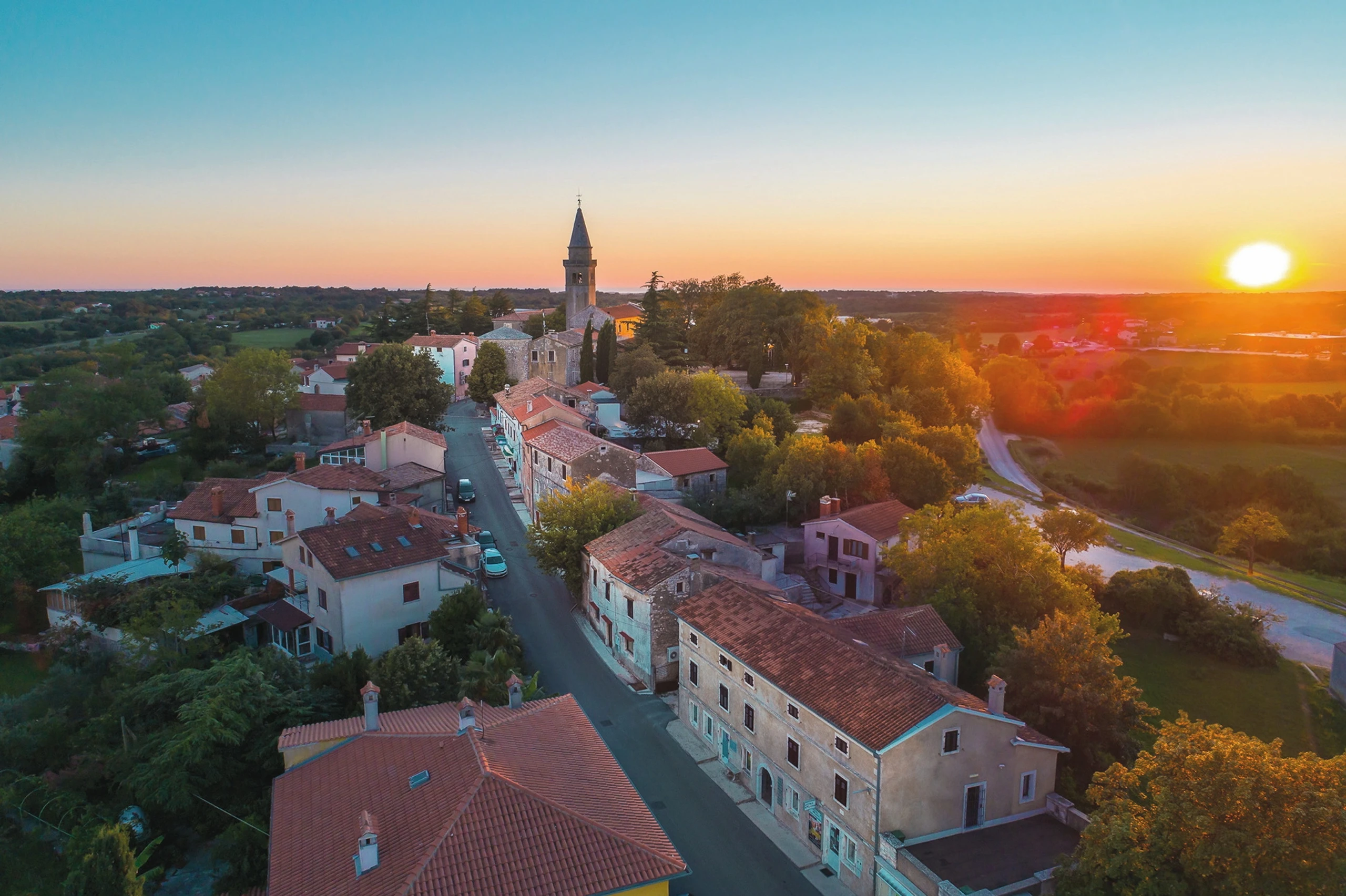 © www.guenterstandl.de Blurred image background