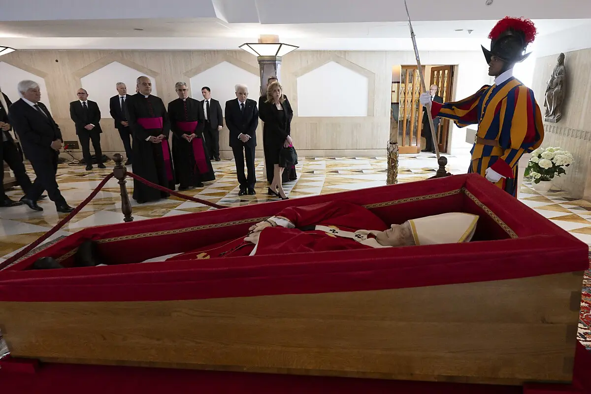 Papst Franziskus wird ab Mittwoch im Petersdom aufgebahrt