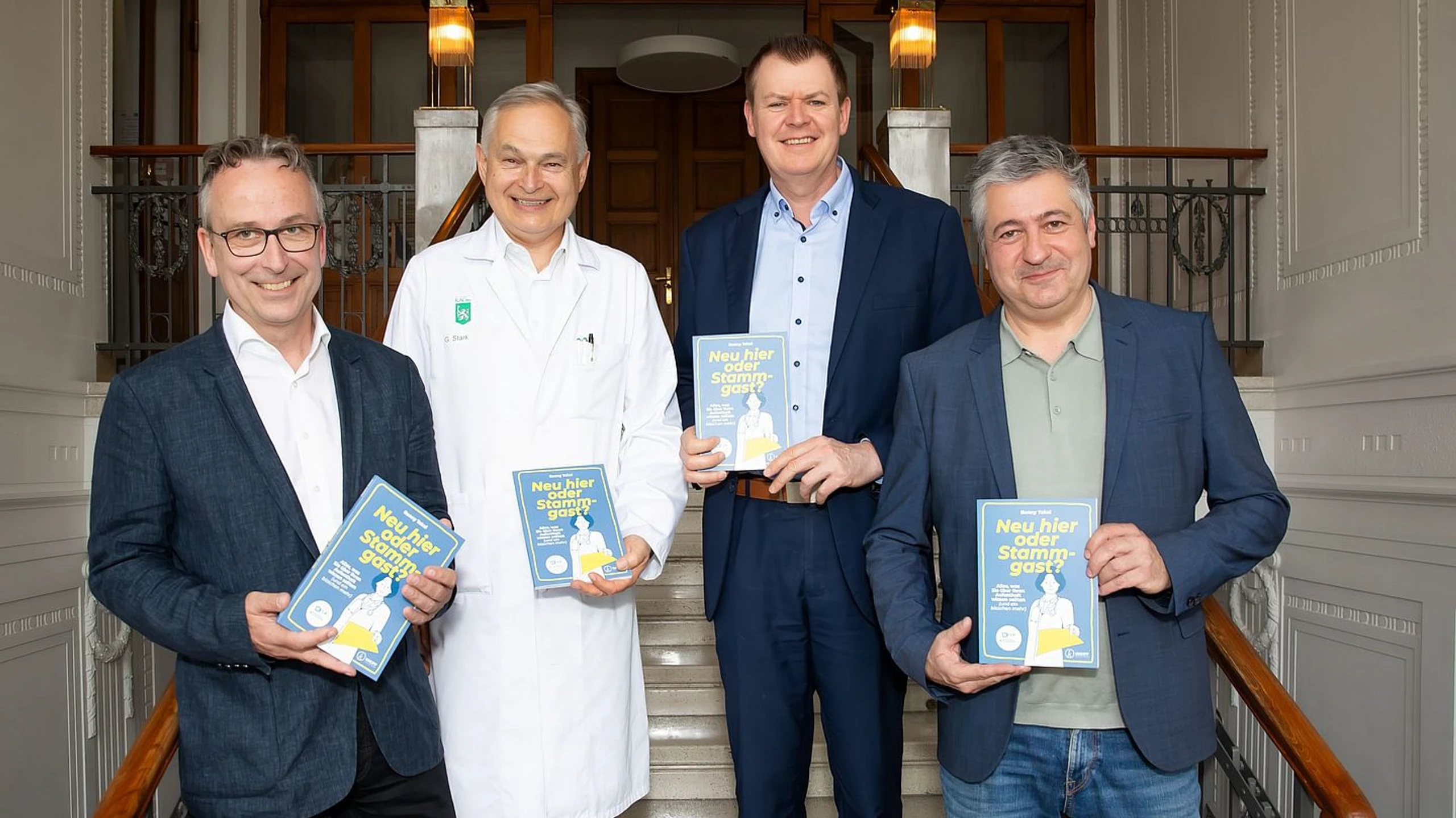 „Neu hier oder Stammgast?“: Neues Buch bringt Humor und Orientierung in den Spitalsalltag