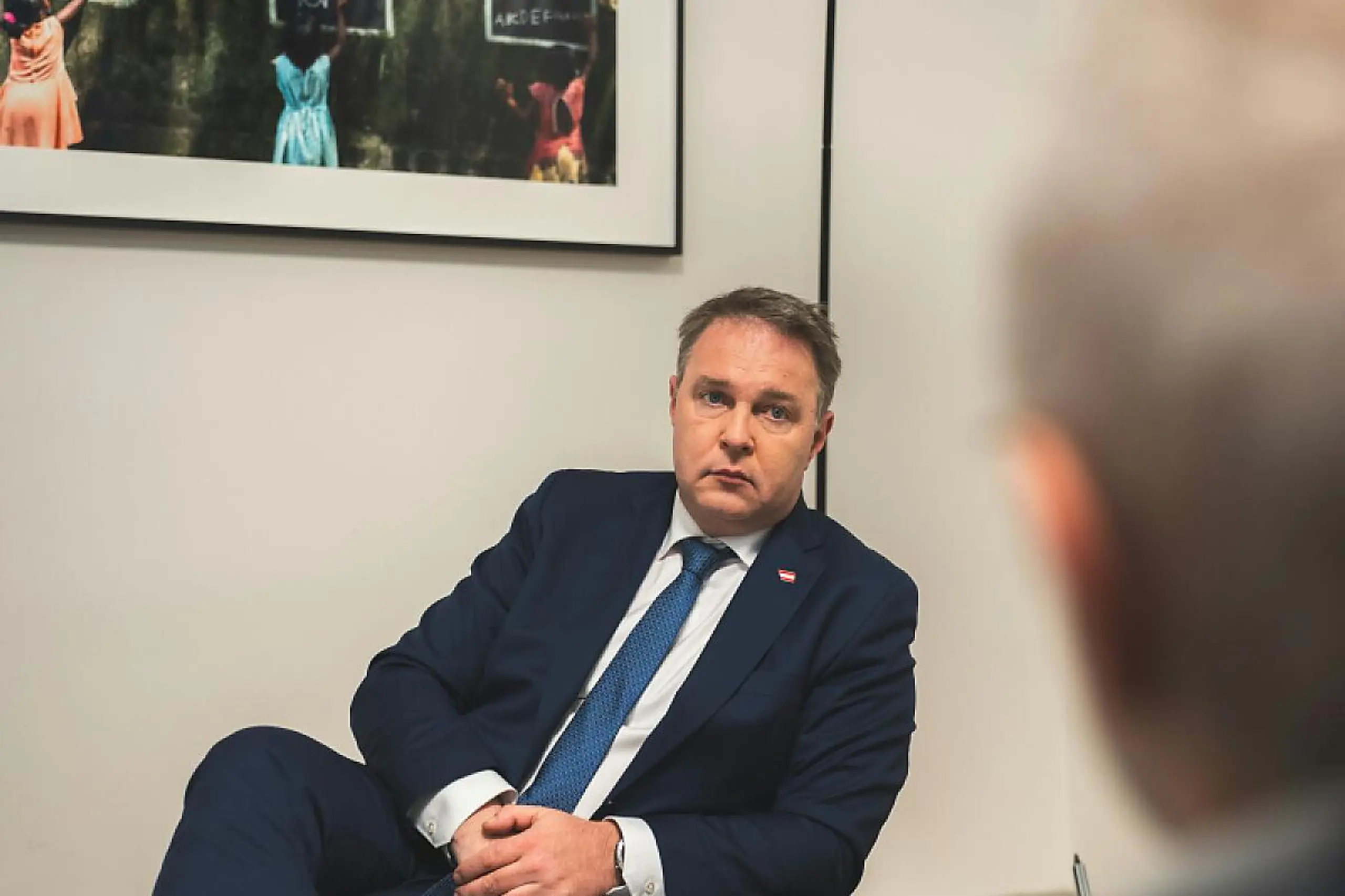 Kulturminister Andreas Babler im Gespräch mit der APA
